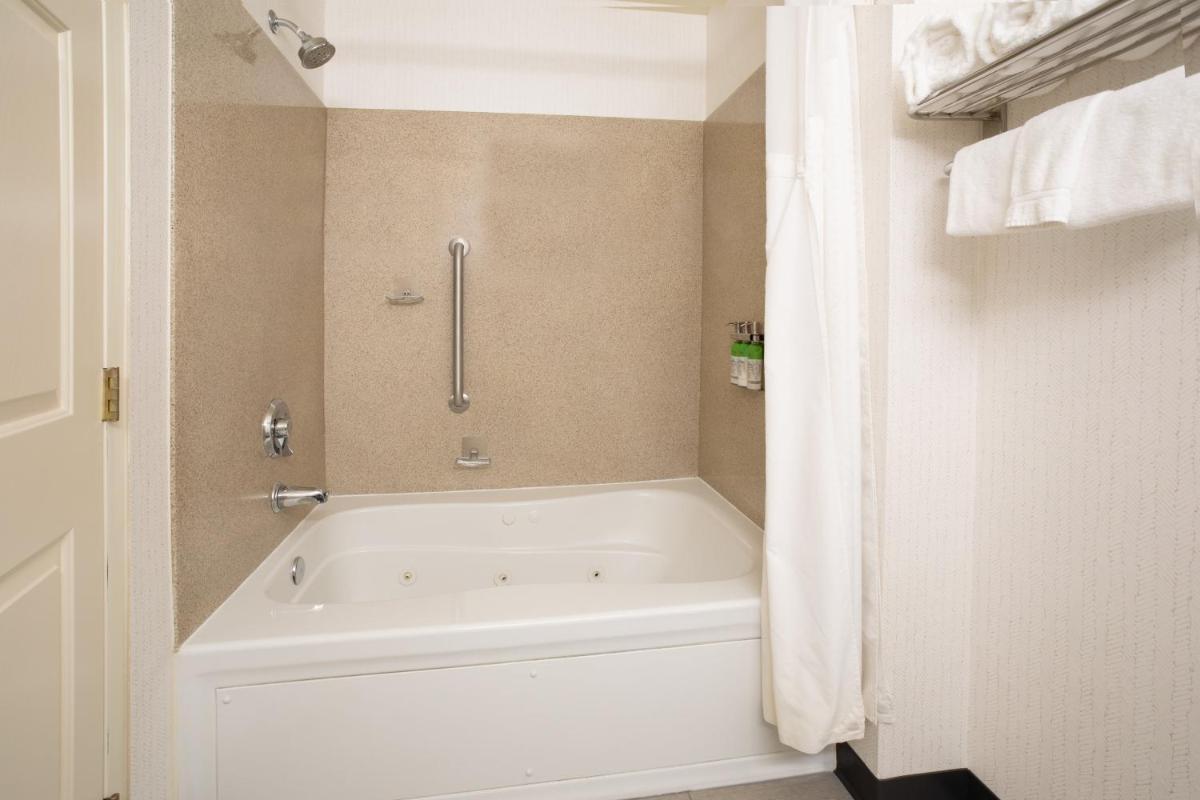 Holiday Inn & Suites Goodyear - West Phoenix Area by IHG photo 21