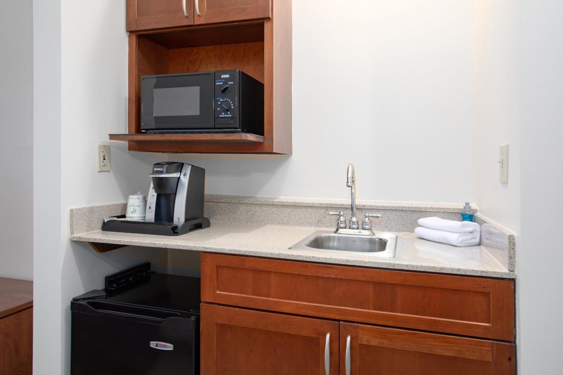 Holiday Inn & Suites Goodyear - West Phoenix Area by IHG photo 27
