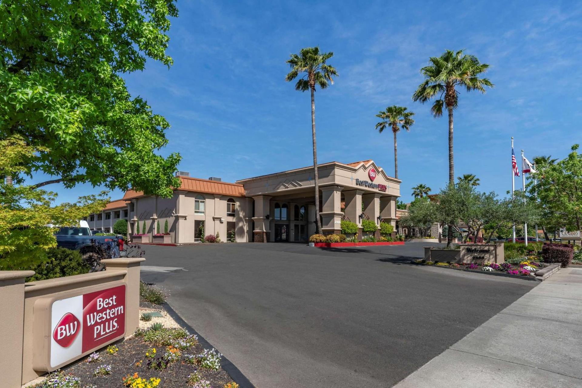 Best Western Plus Hilltop Inn photo 25