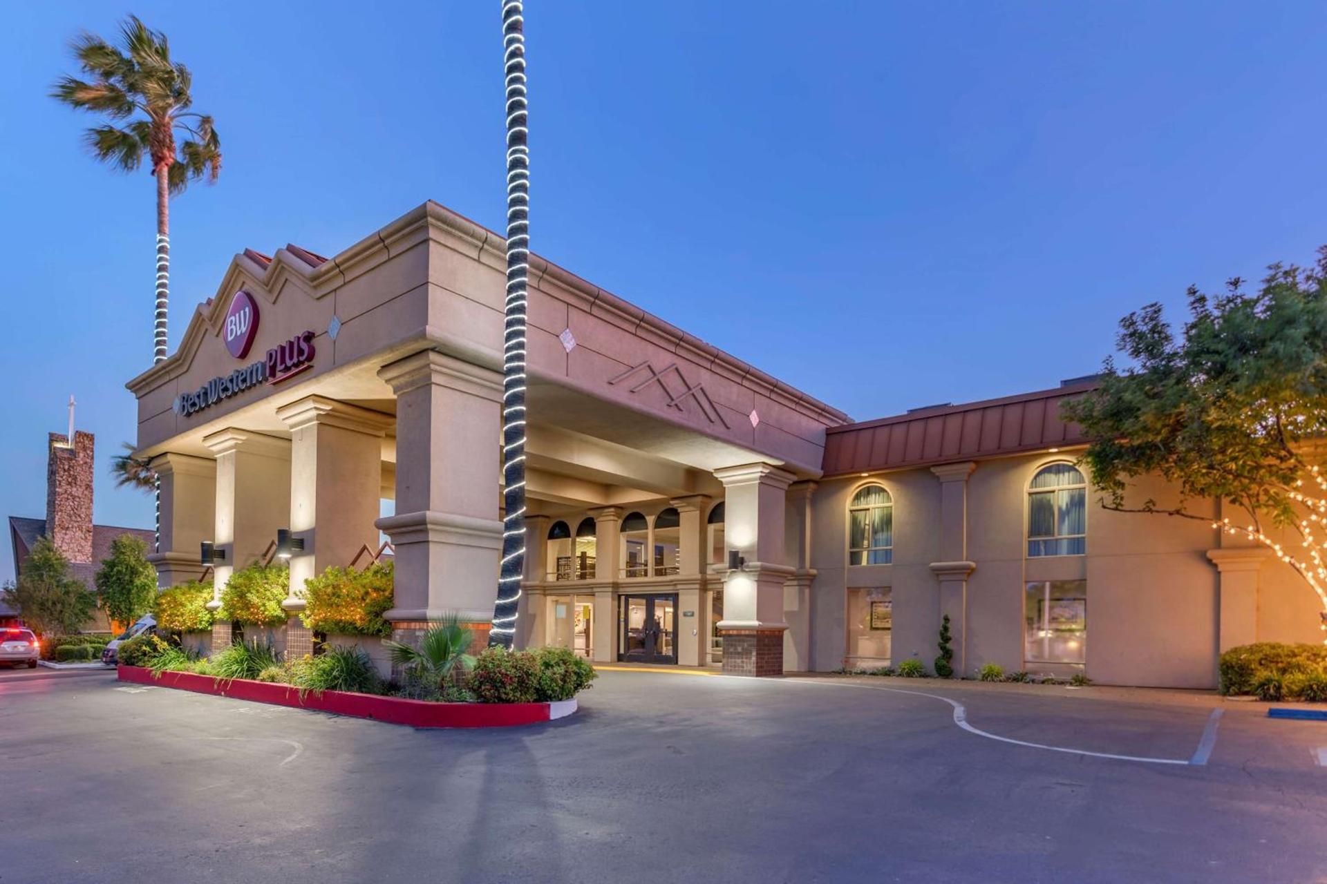 Best Western Plus Hilltop Inn photo 1