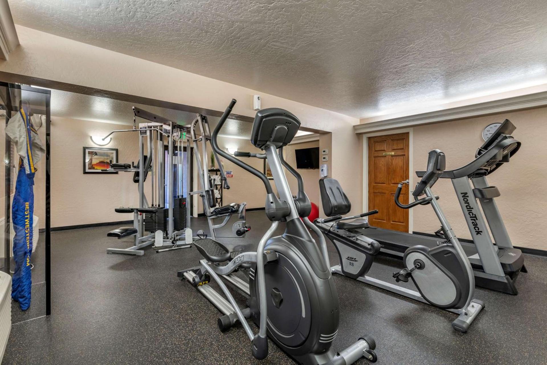 Best Western Plus Hilltop Inn photo 29