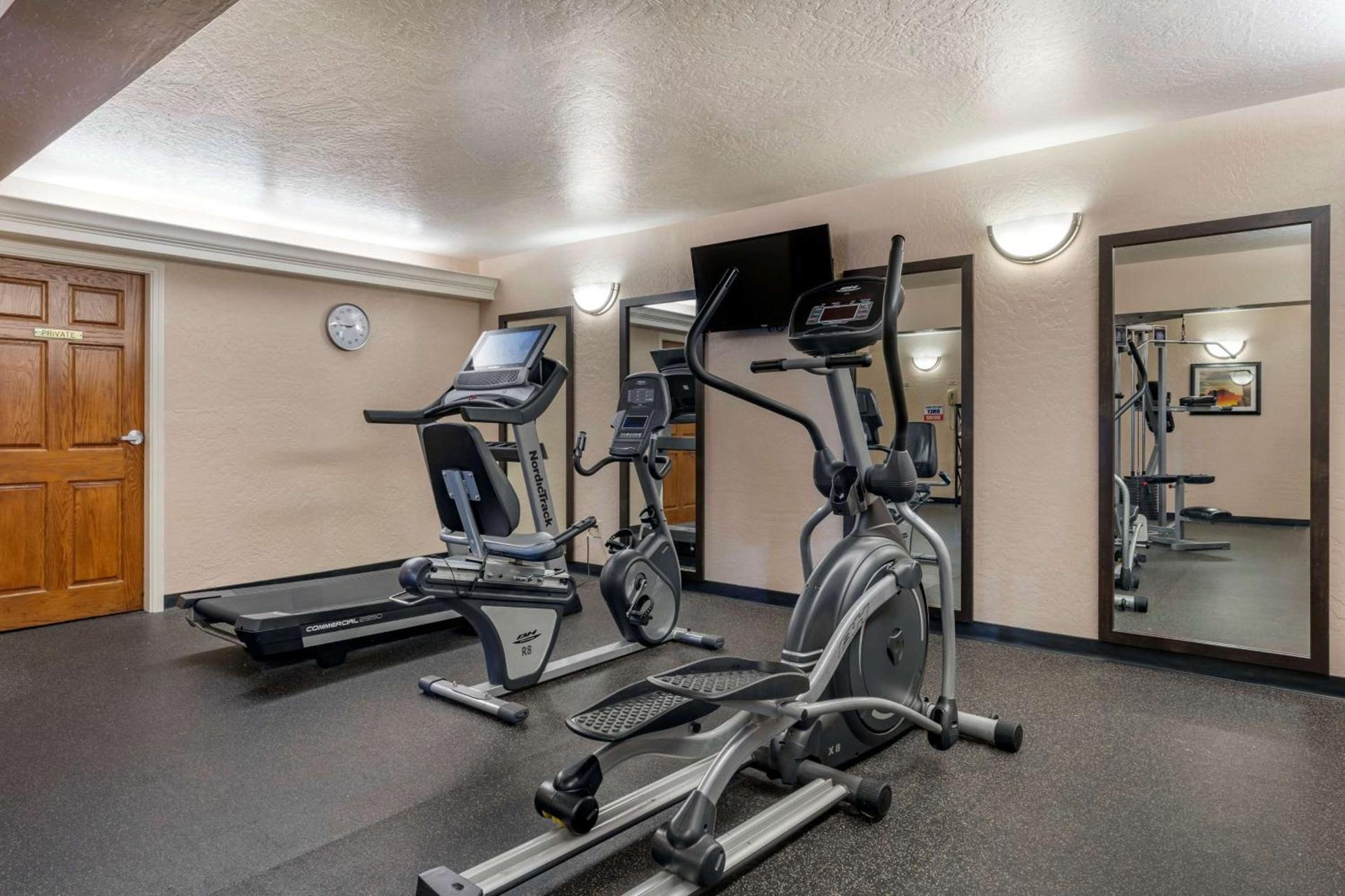 Best Western Plus Hilltop Inn photo 30