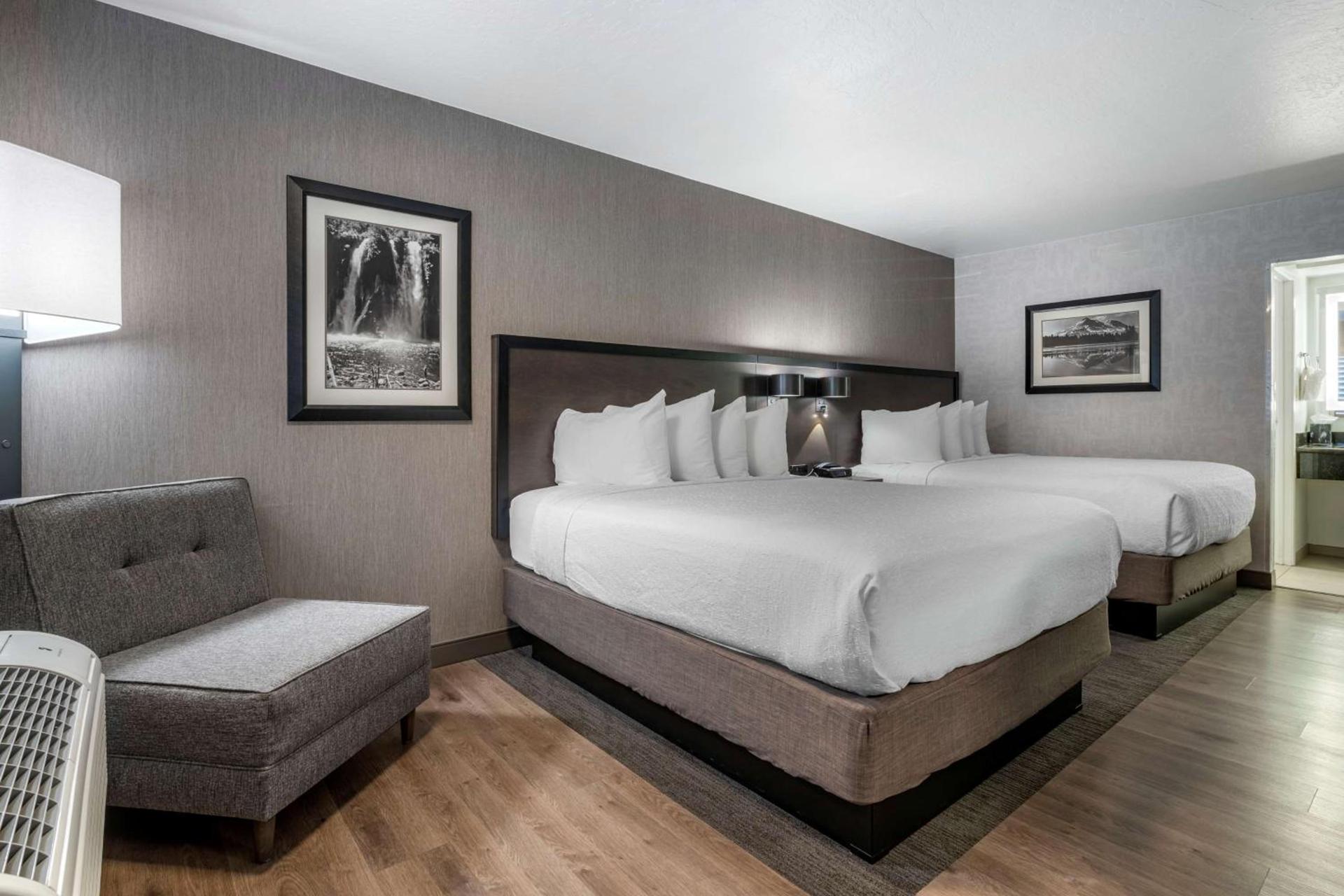 Best Western Plus Hilltop Inn photo 6