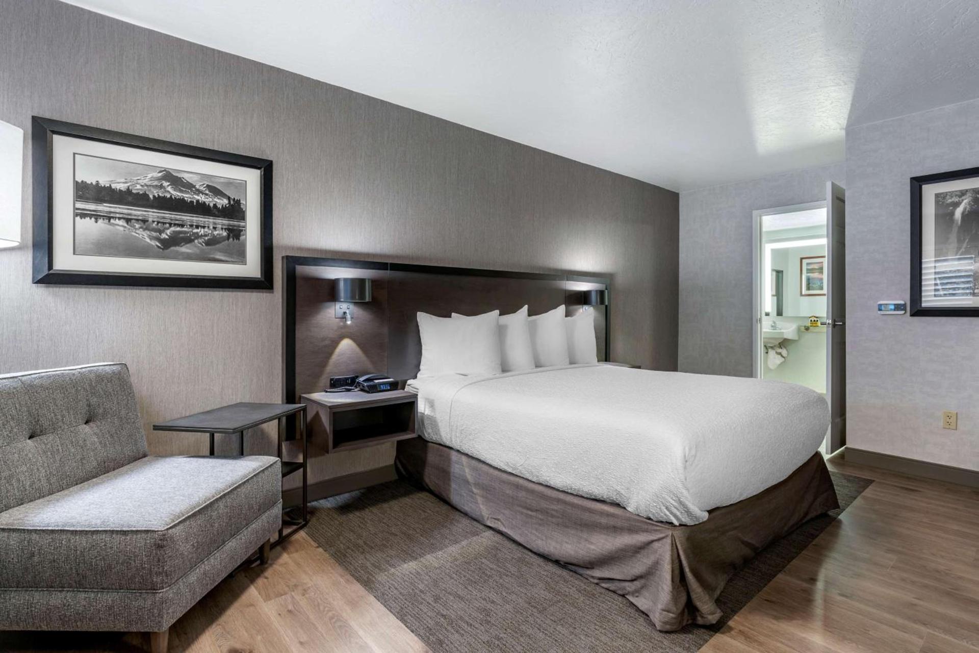 Best Western Plus Hilltop Inn photo 19