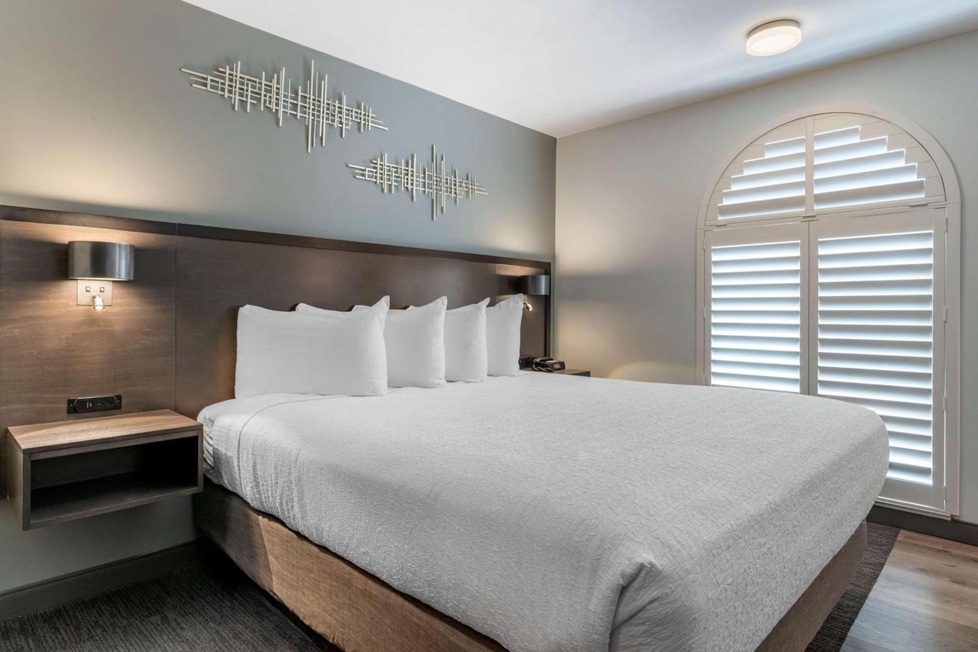 Best Western Plus Hilltop Inn photo 21