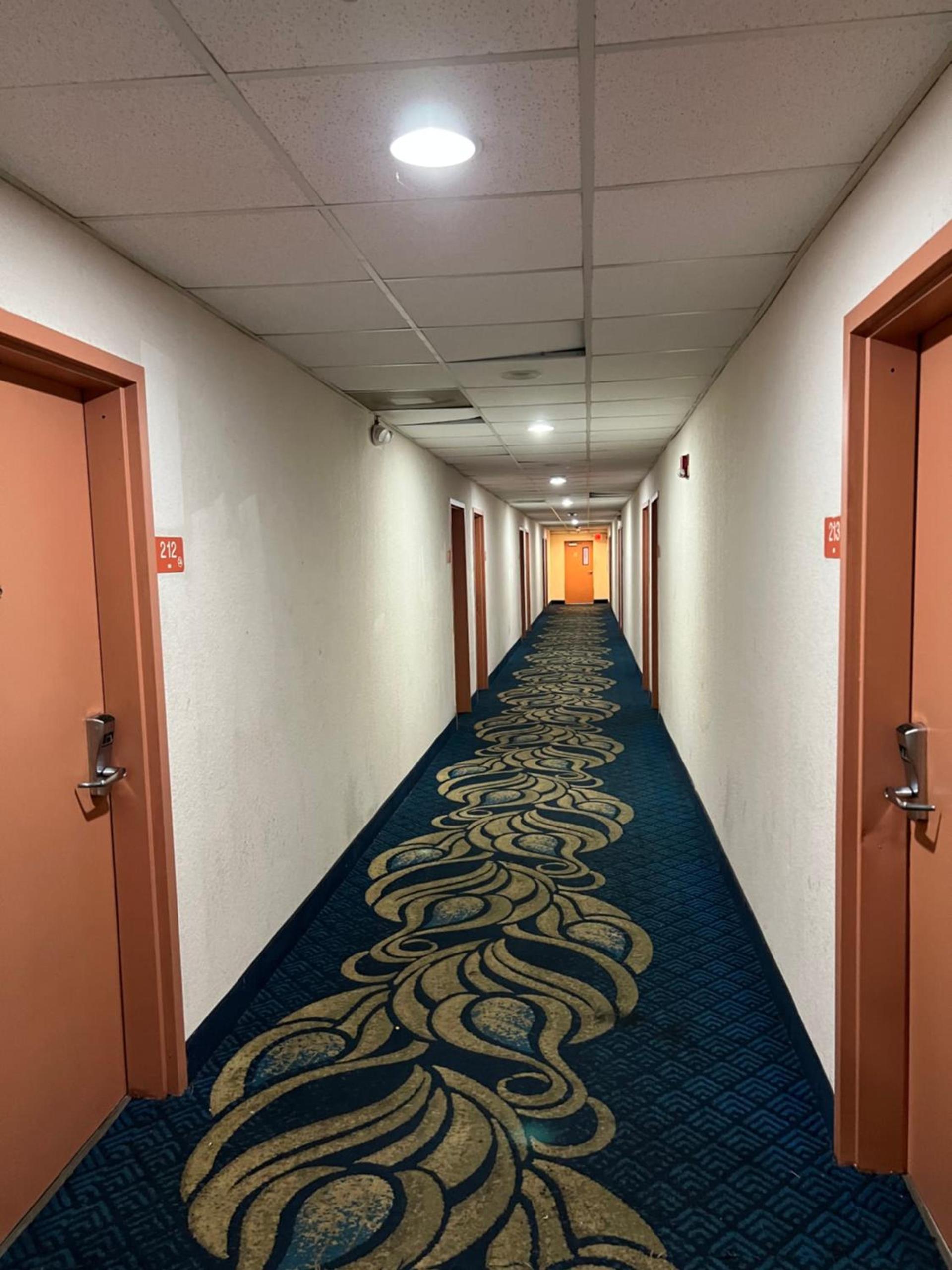 Metro Inn & Suites photo 3
