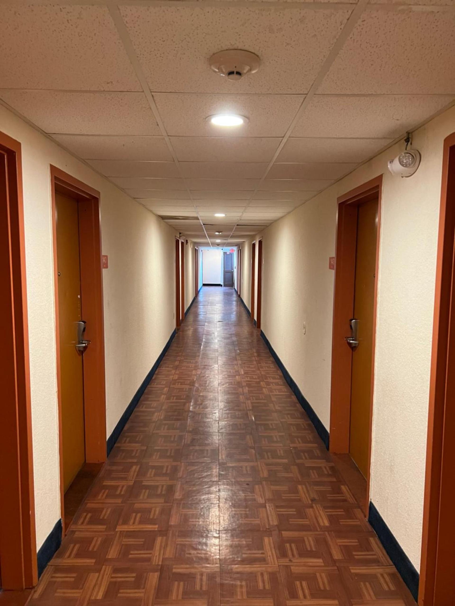 Metro Inn & Suites photo 2