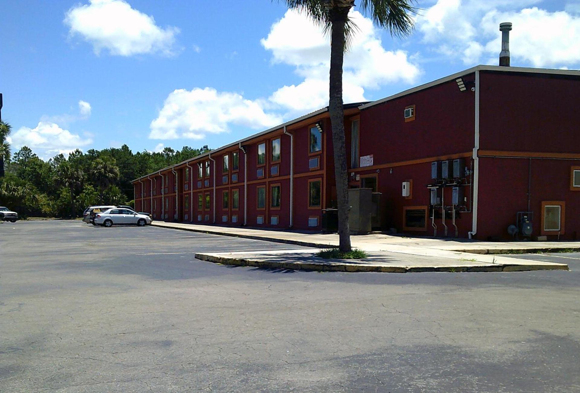 Metro Inn & Suites photo 1
