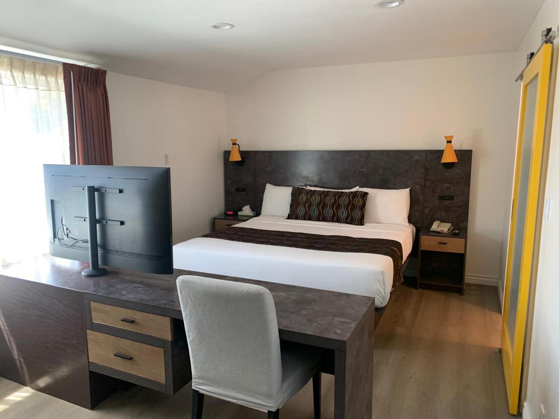 Oasis Inn and Suites photo 54