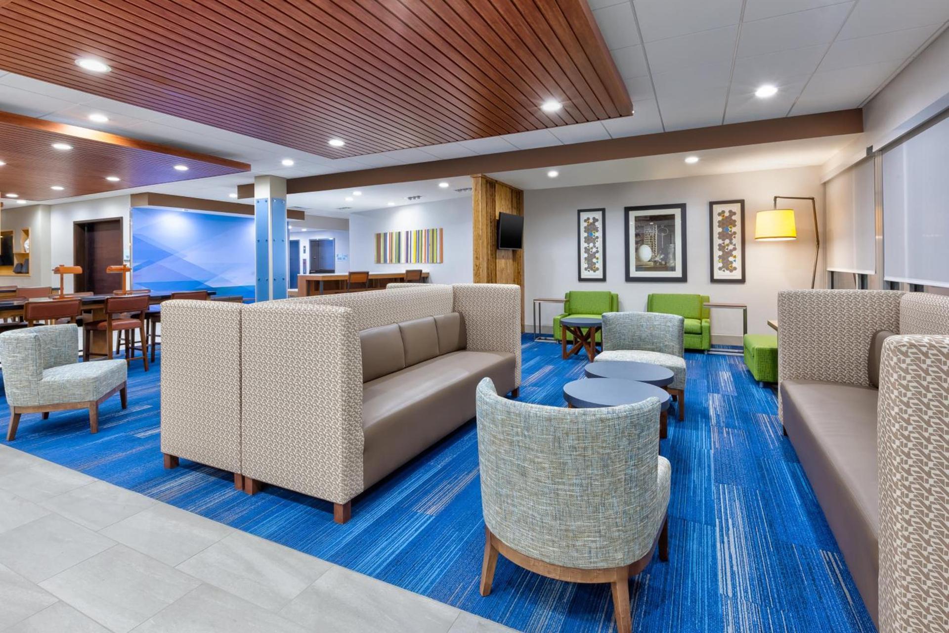Holiday Inn Express & Suites Wooster by IHG photo 60