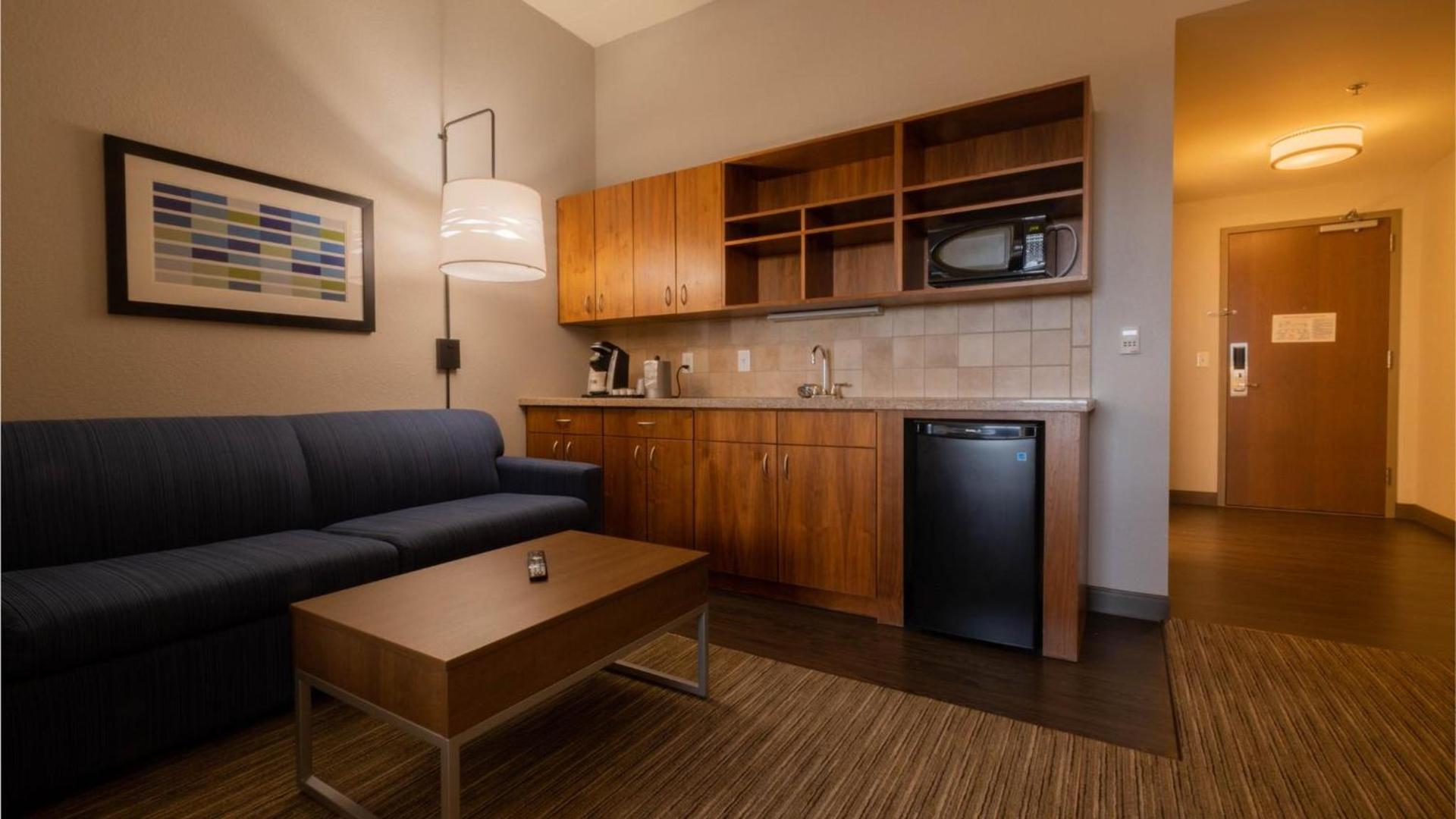 Holiday Inn Express Hotel & Suites Mankato East by IHG photo 45