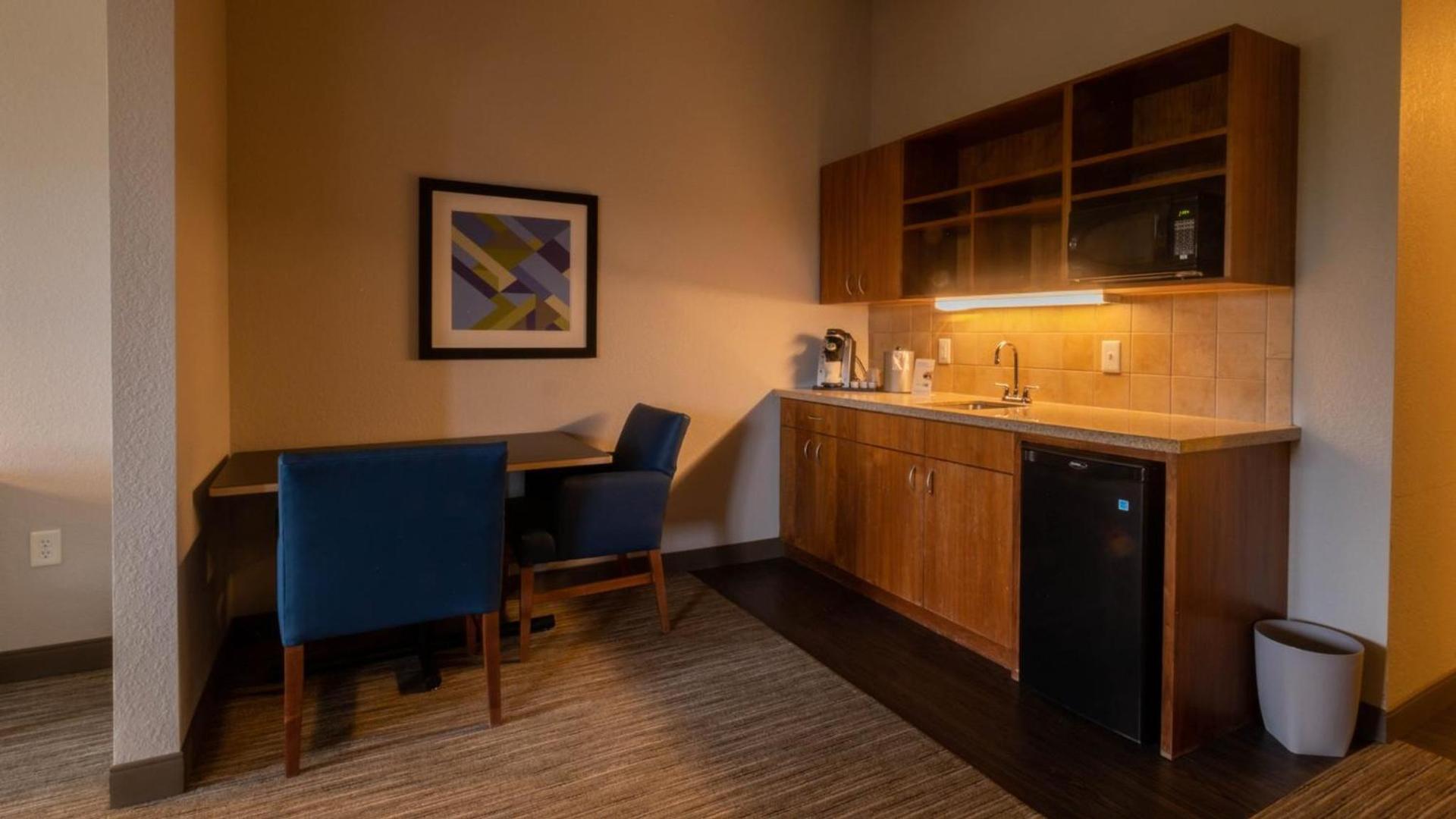 Holiday Inn Express Hotel & Suites Mankato East by IHG photo 61