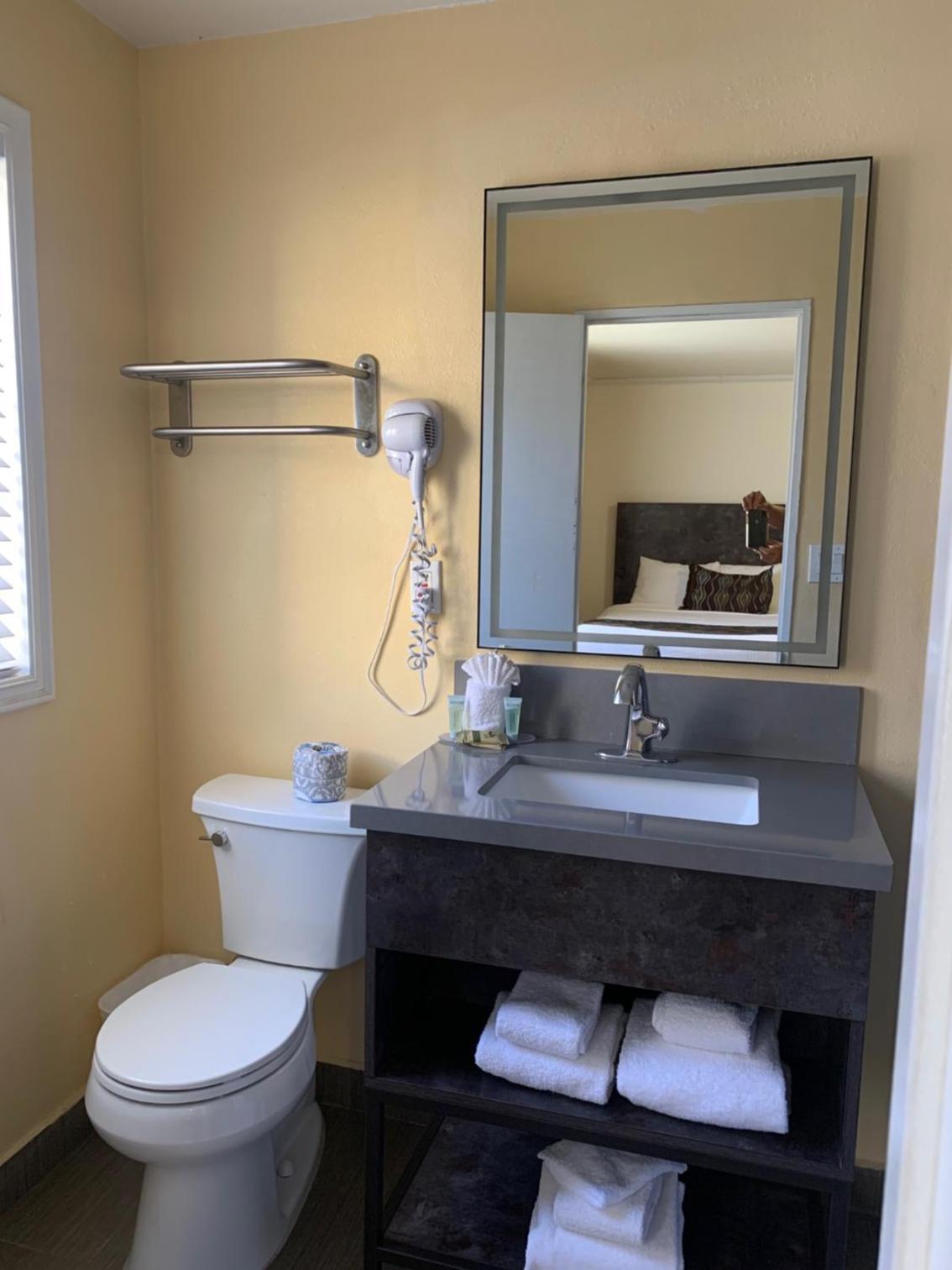 Oasis Inn and Suites photo 64