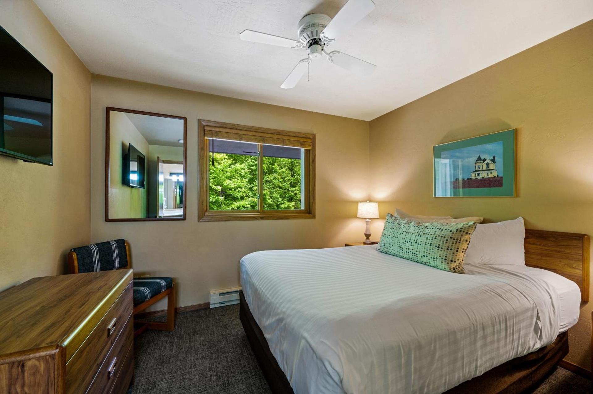 Somerset Inn & Suites photo 27