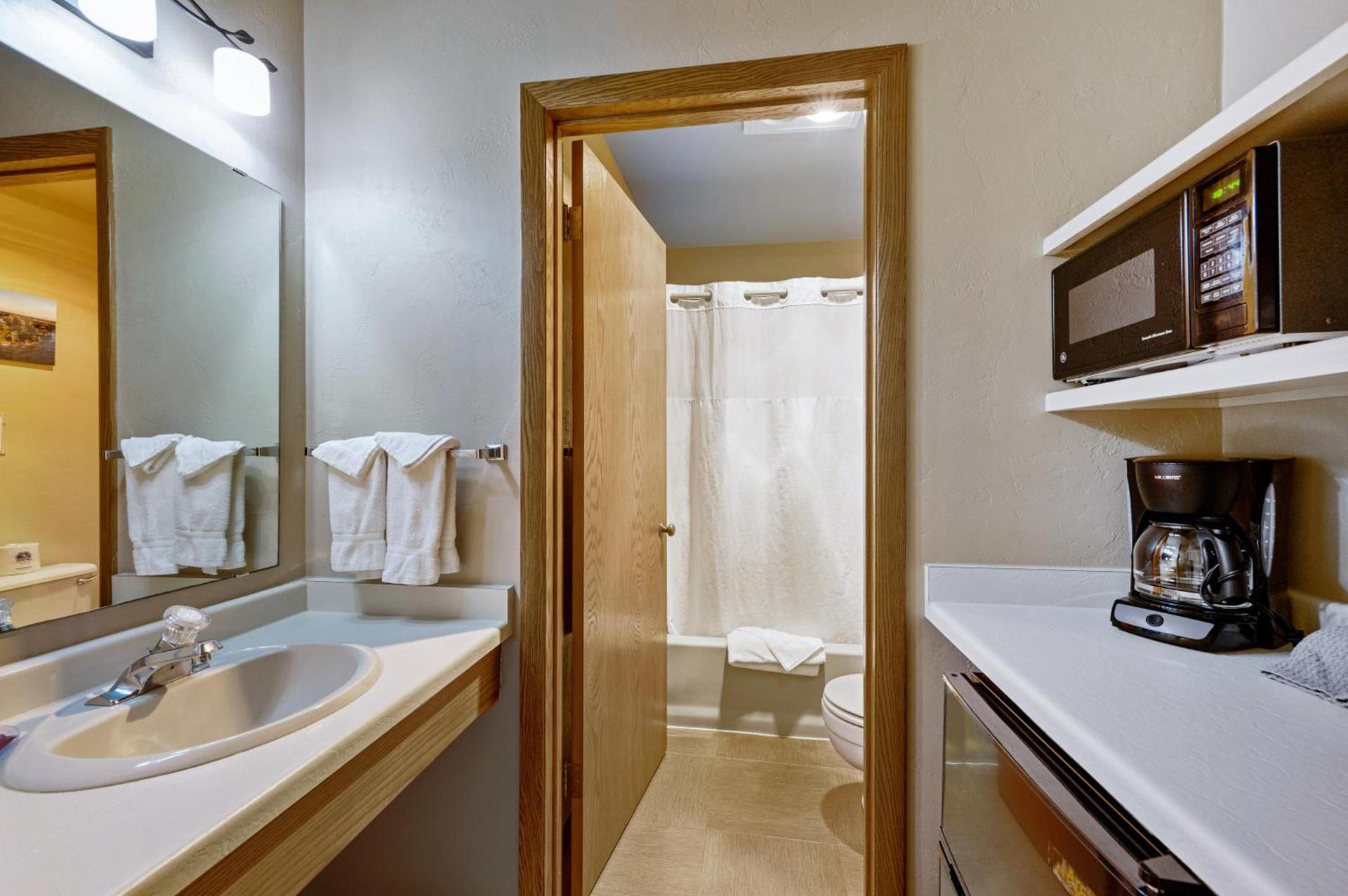 Somerset Inn & Suites photo 26