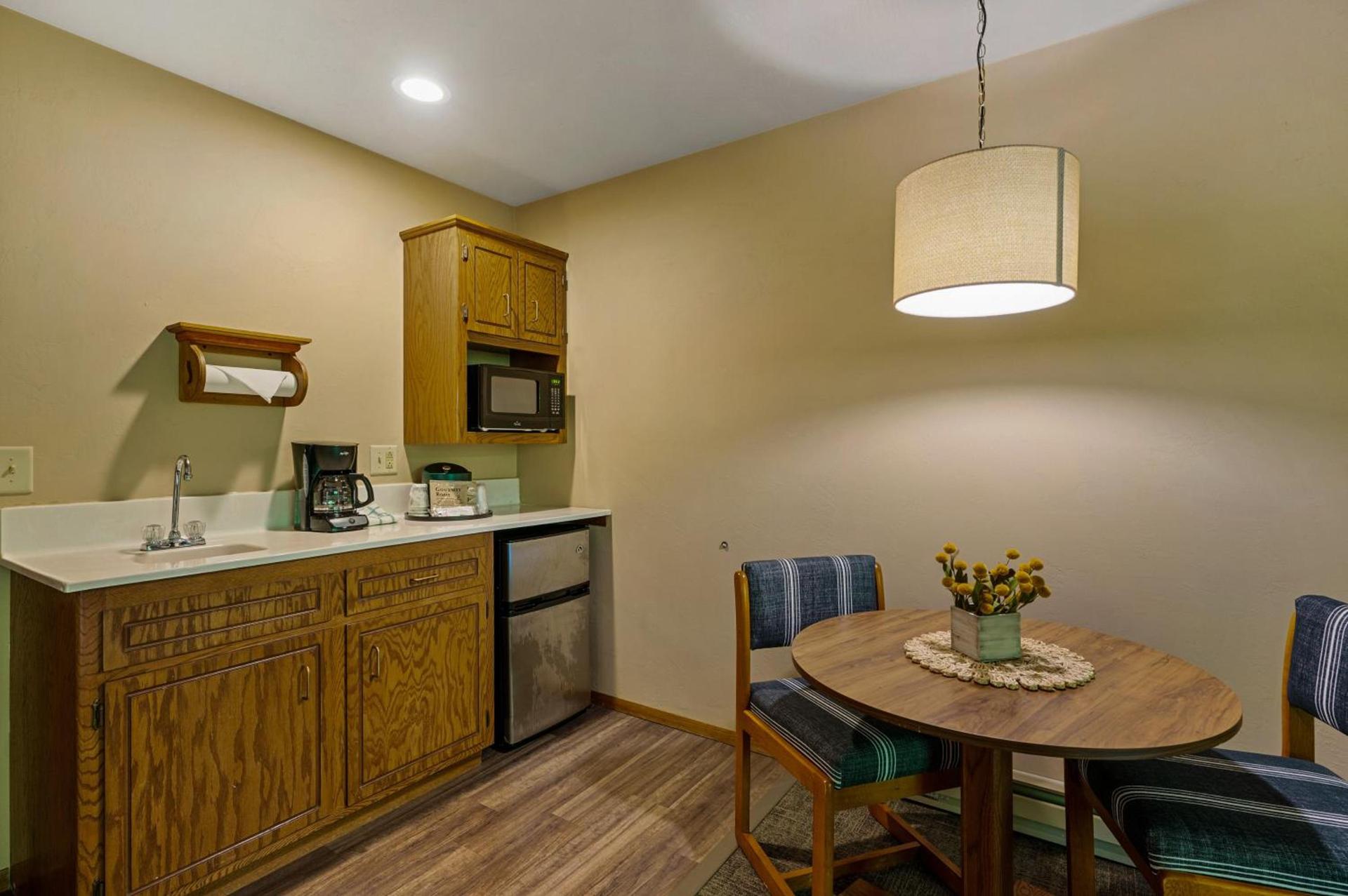 Somerset Inn & Suites photo 24
