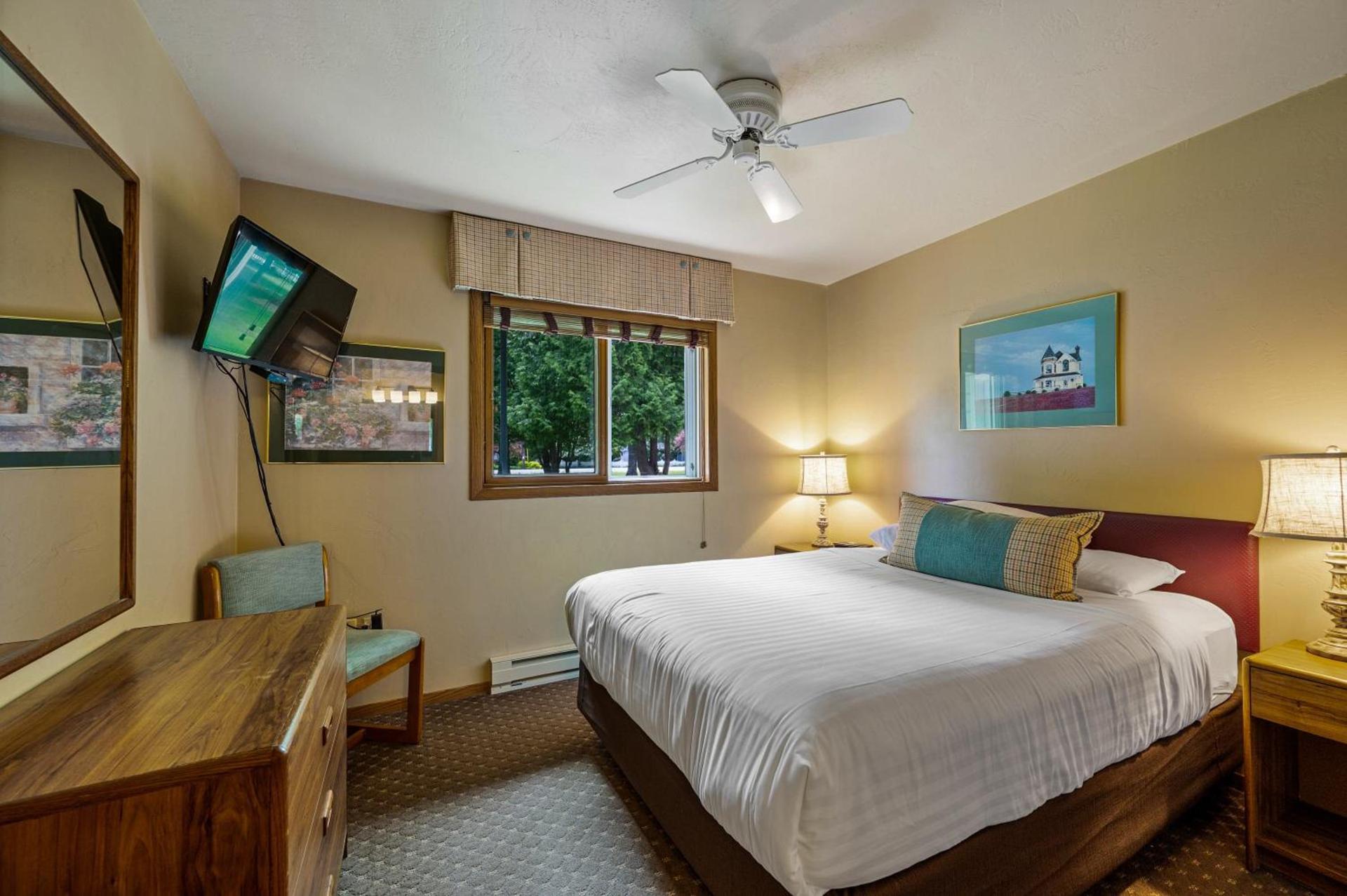 Somerset Inn & Suites photo 25