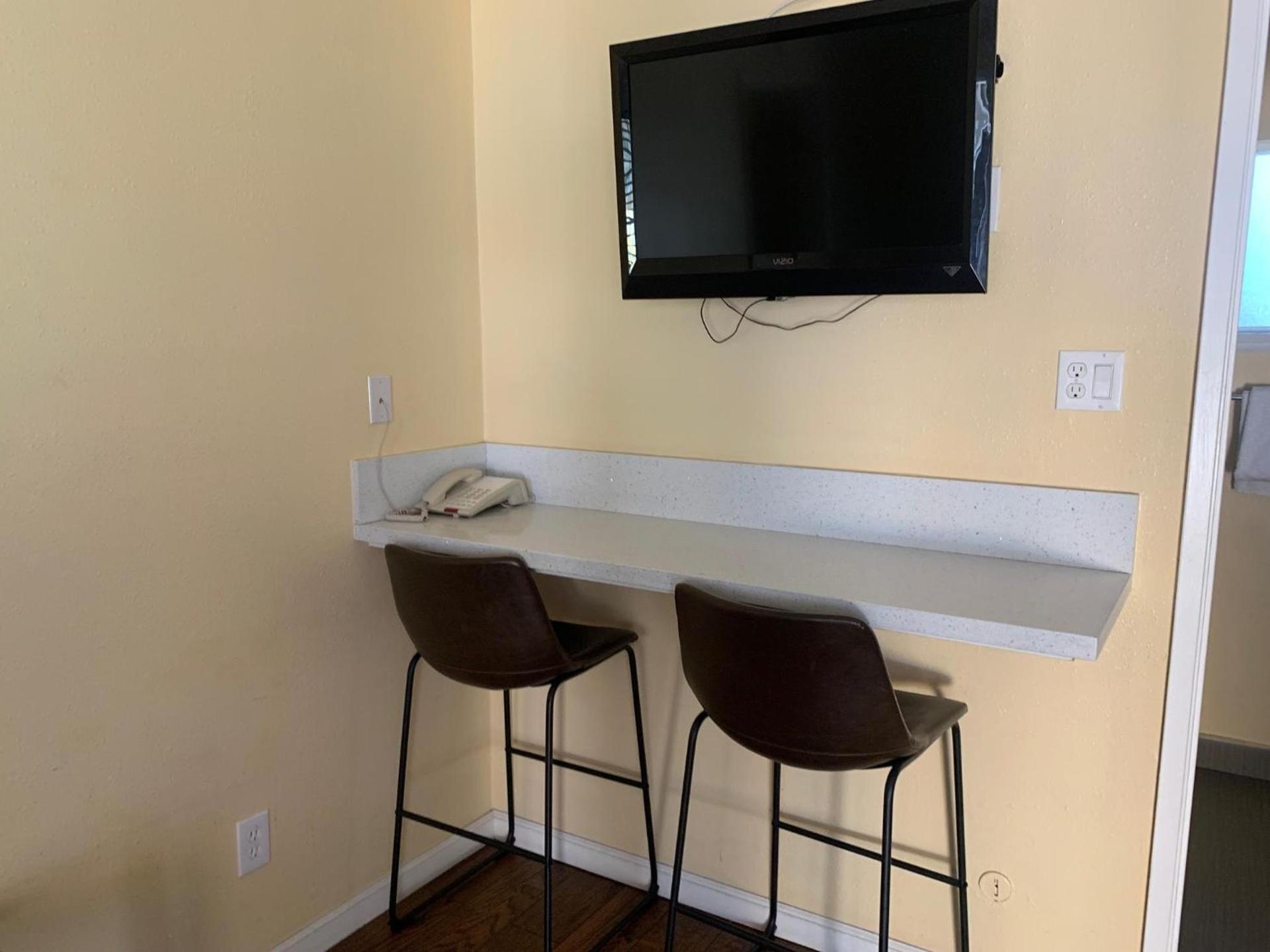 Oasis Inn and Suites photo 72