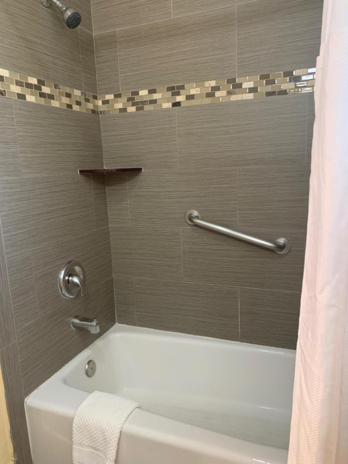 Oasis Inn and Suites photo 75