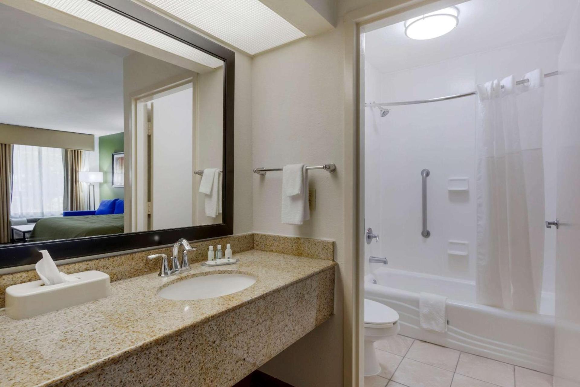 Quality Inn Walterboro I-95 photo 20