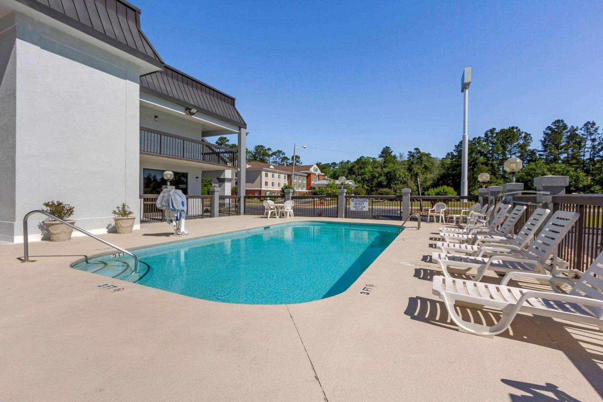 Quality Inn Walterboro I-95 photo 28