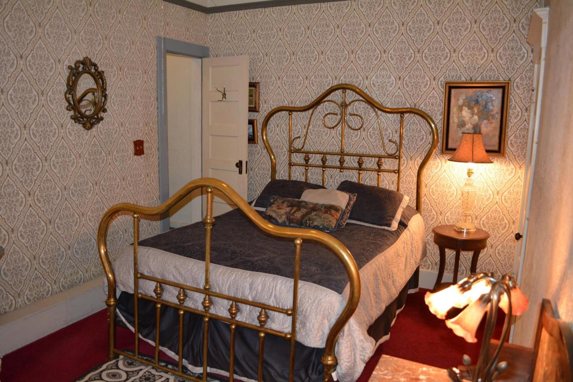 Bisbee Grand Hotel, Saloon, and Music Venue photo 55