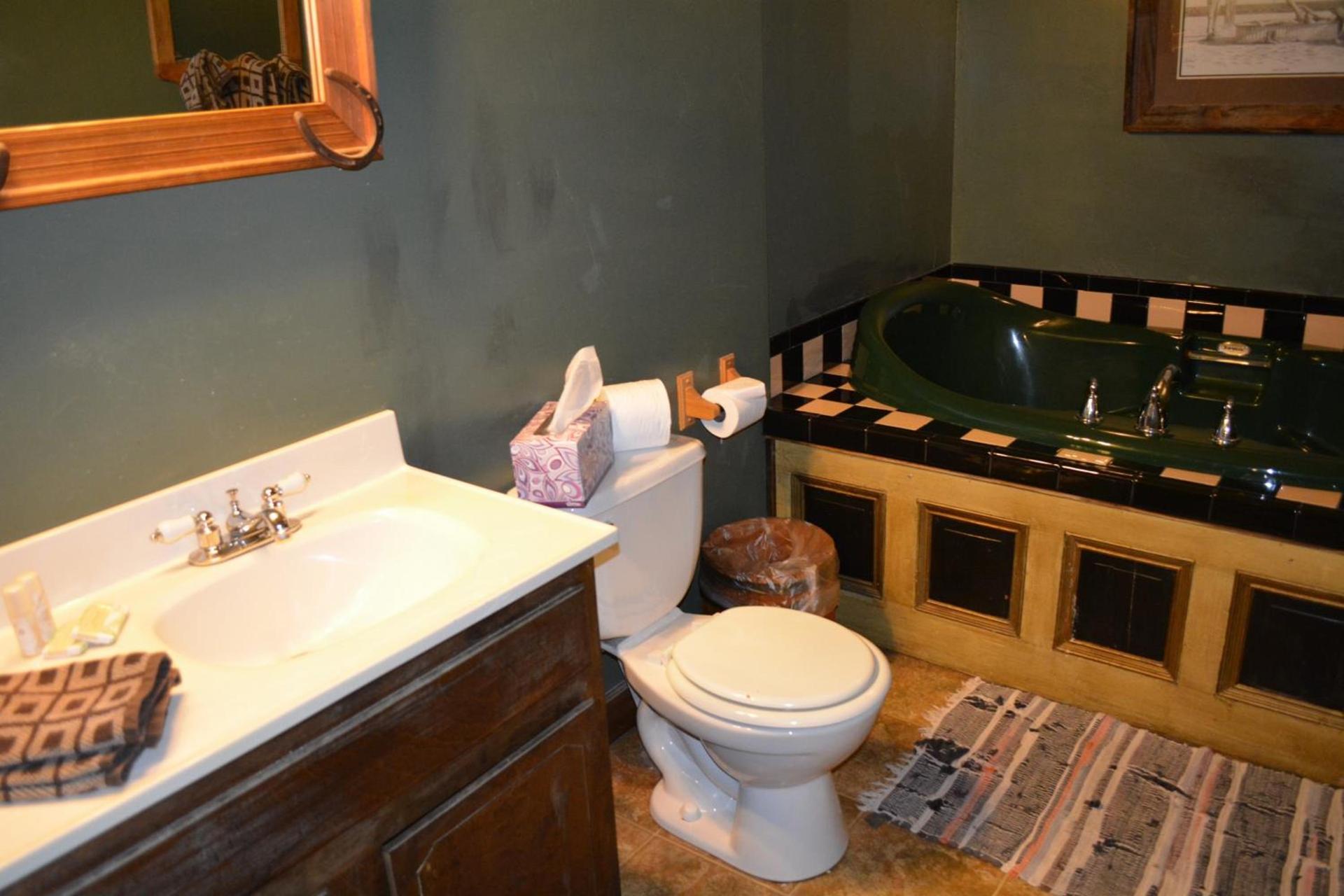 Bisbee Grand Hotel, Saloon, and Music Venue photo 53