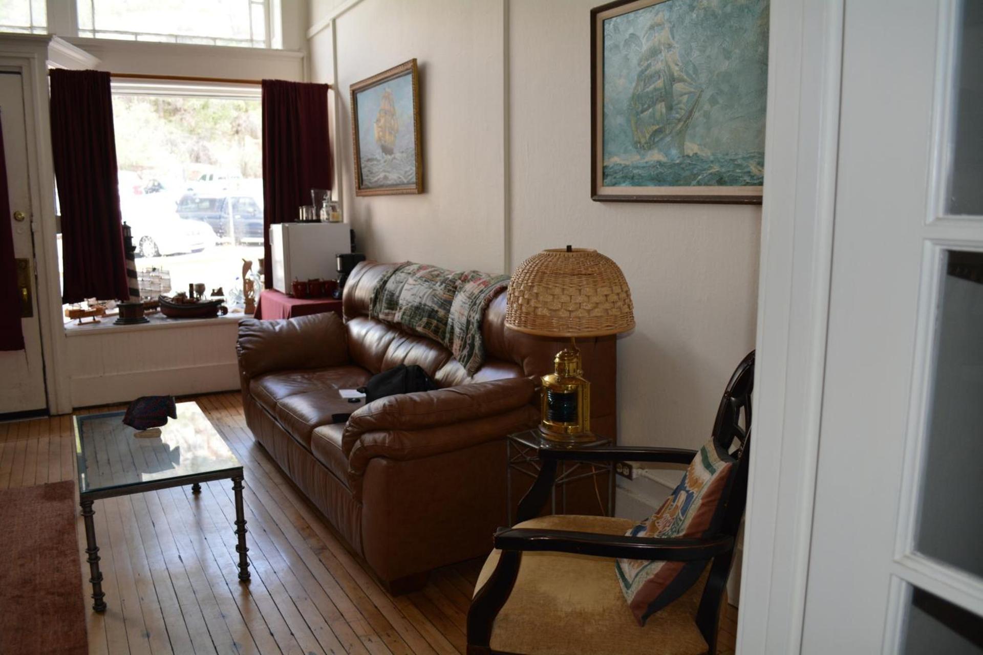 Bisbee Grand Hotel, Saloon, and Music Venue photo 58