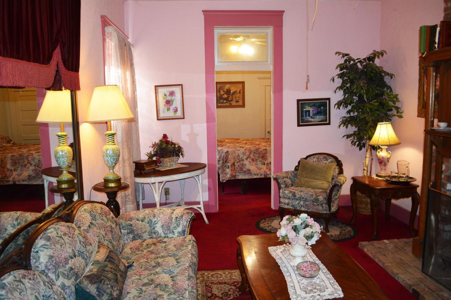 Bisbee Grand Hotel, Saloon, and Music Venue photo 61
