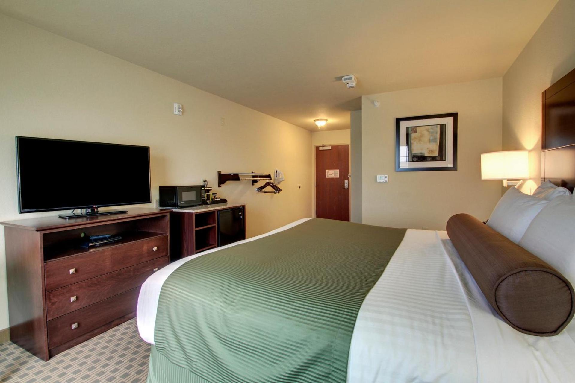 Cobblestone Inn & Suites - Linton photo 28