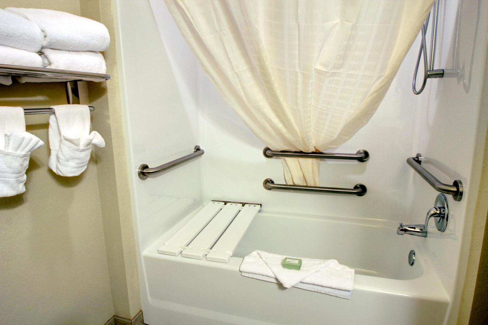 Cobblestone Inn & Suites - Linton photo 33