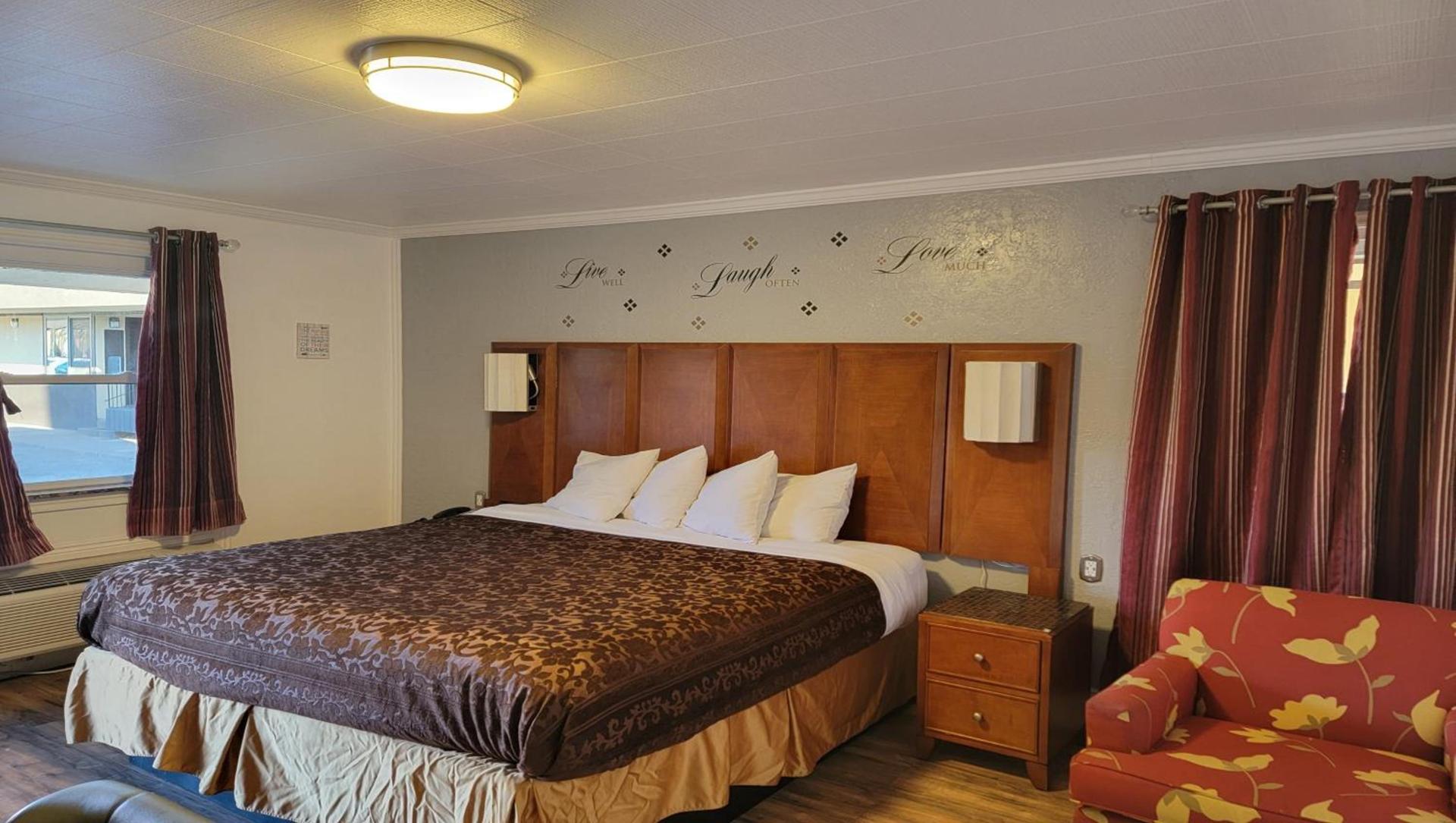 Mountain Star Inn photo 40