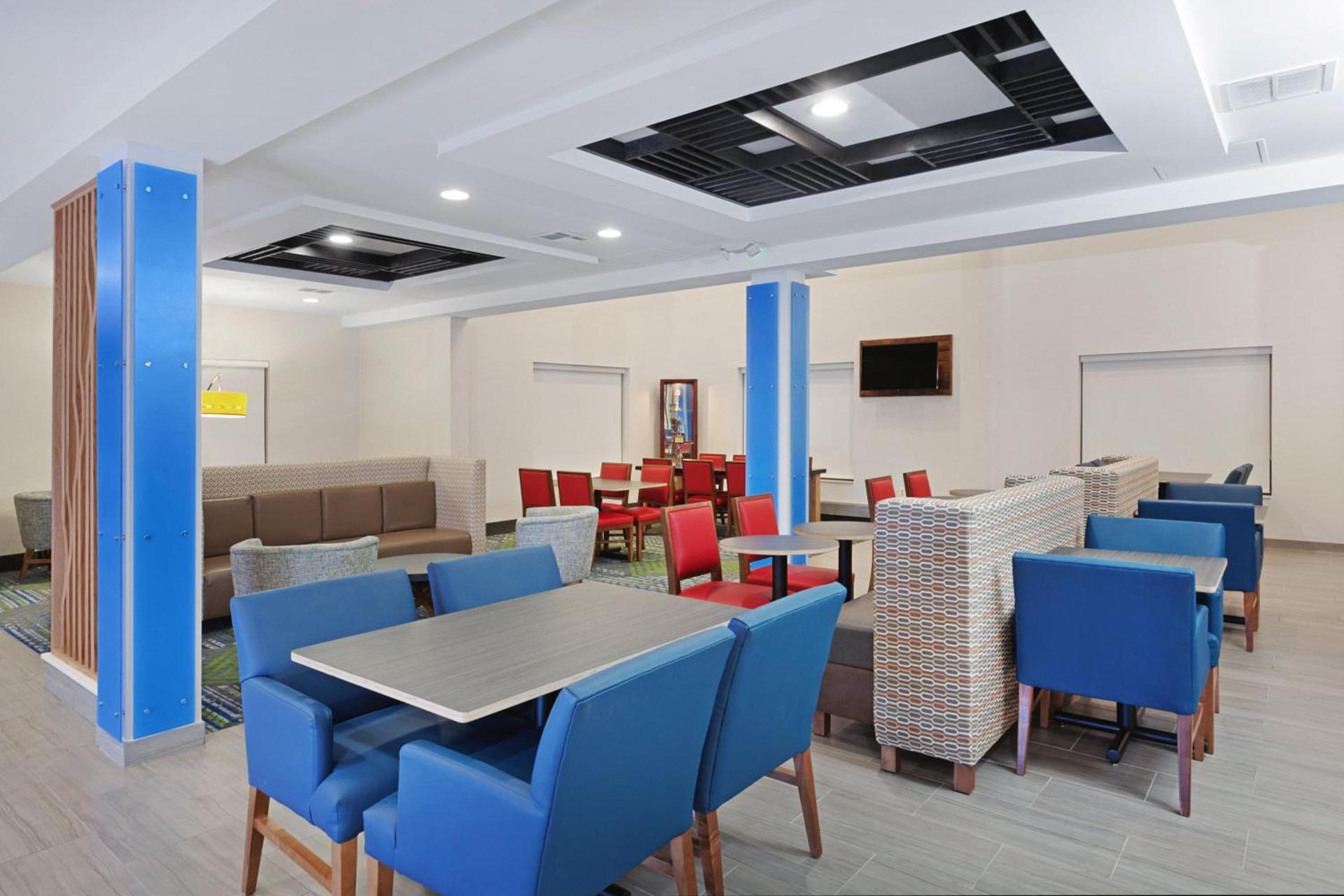 Holiday Inn Express & Suites Culpeper by IHG photo 27
