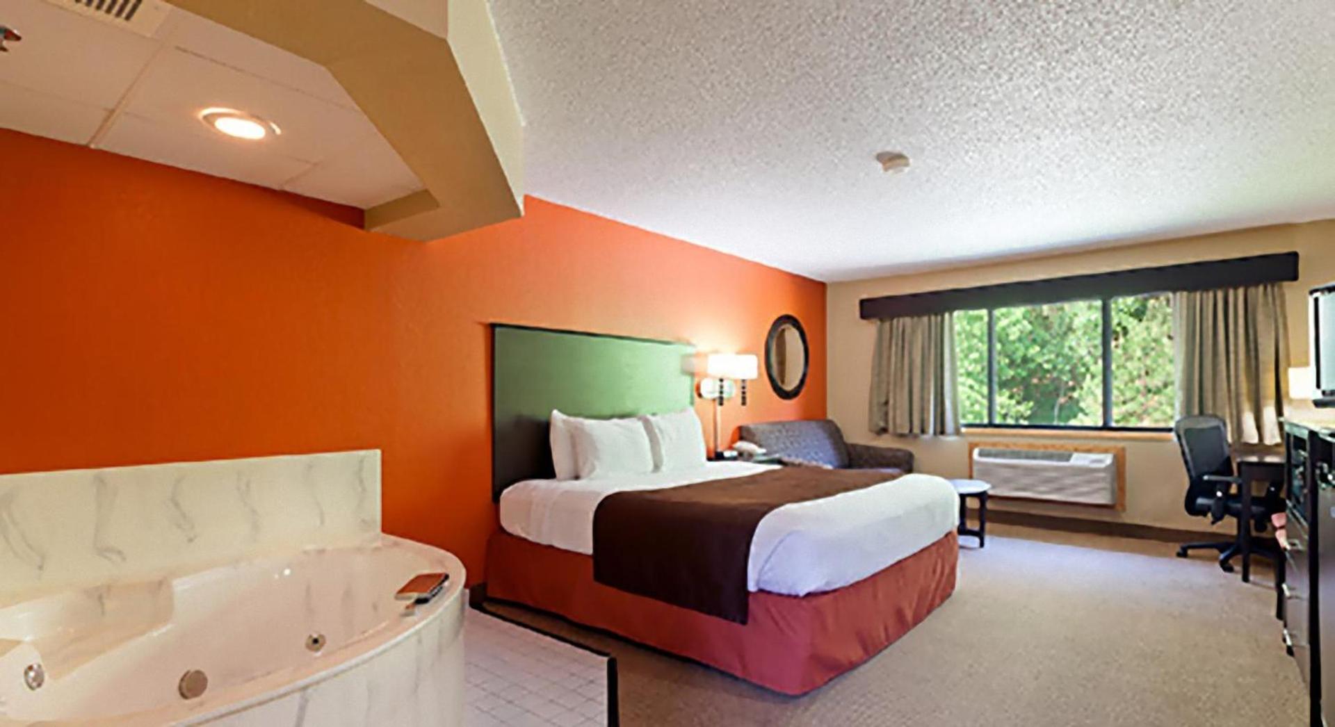 AmericInn by Wyndham Algona photo 9
