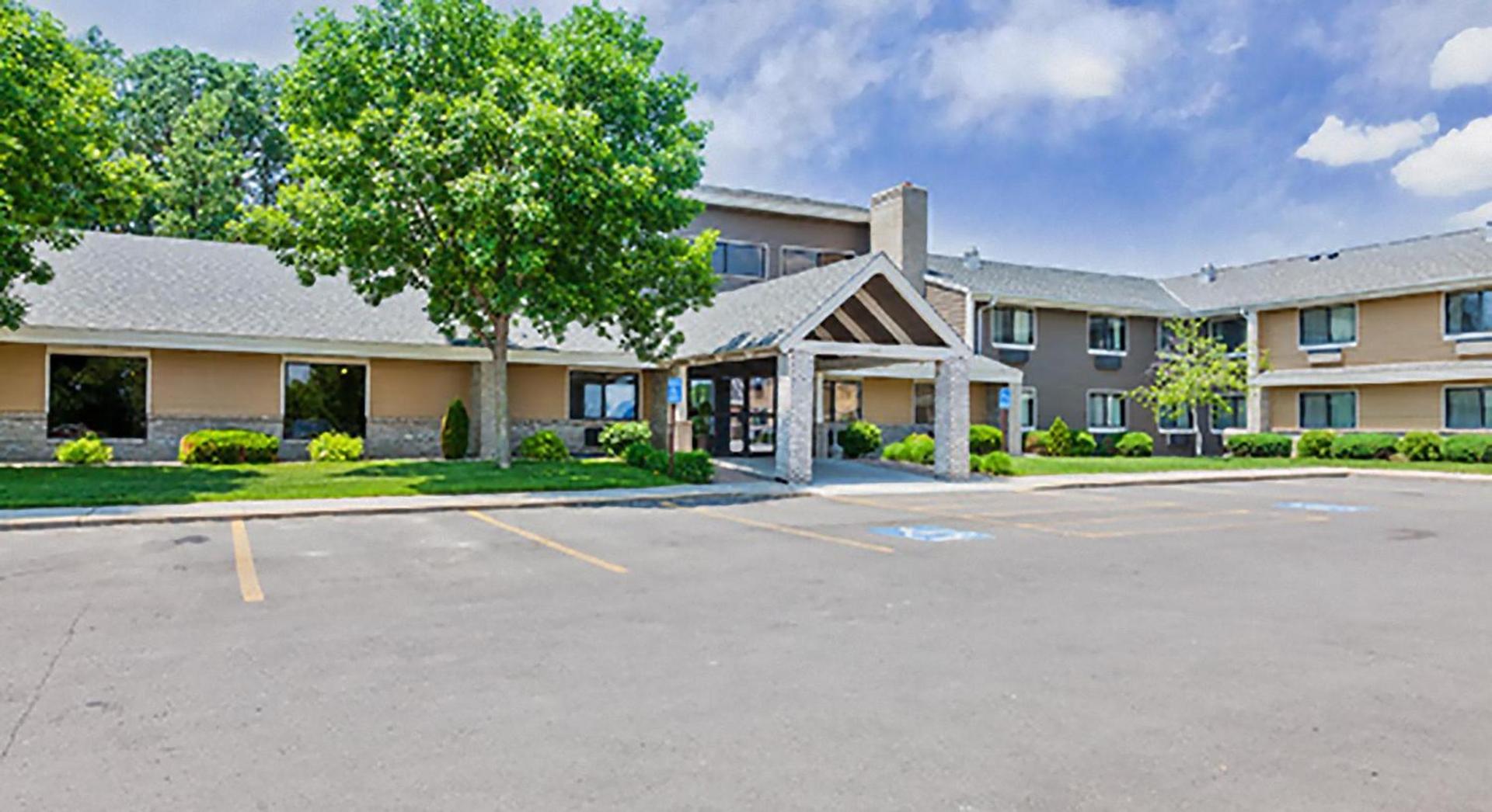AmericInn by Wyndham Algona — hotel in Algona