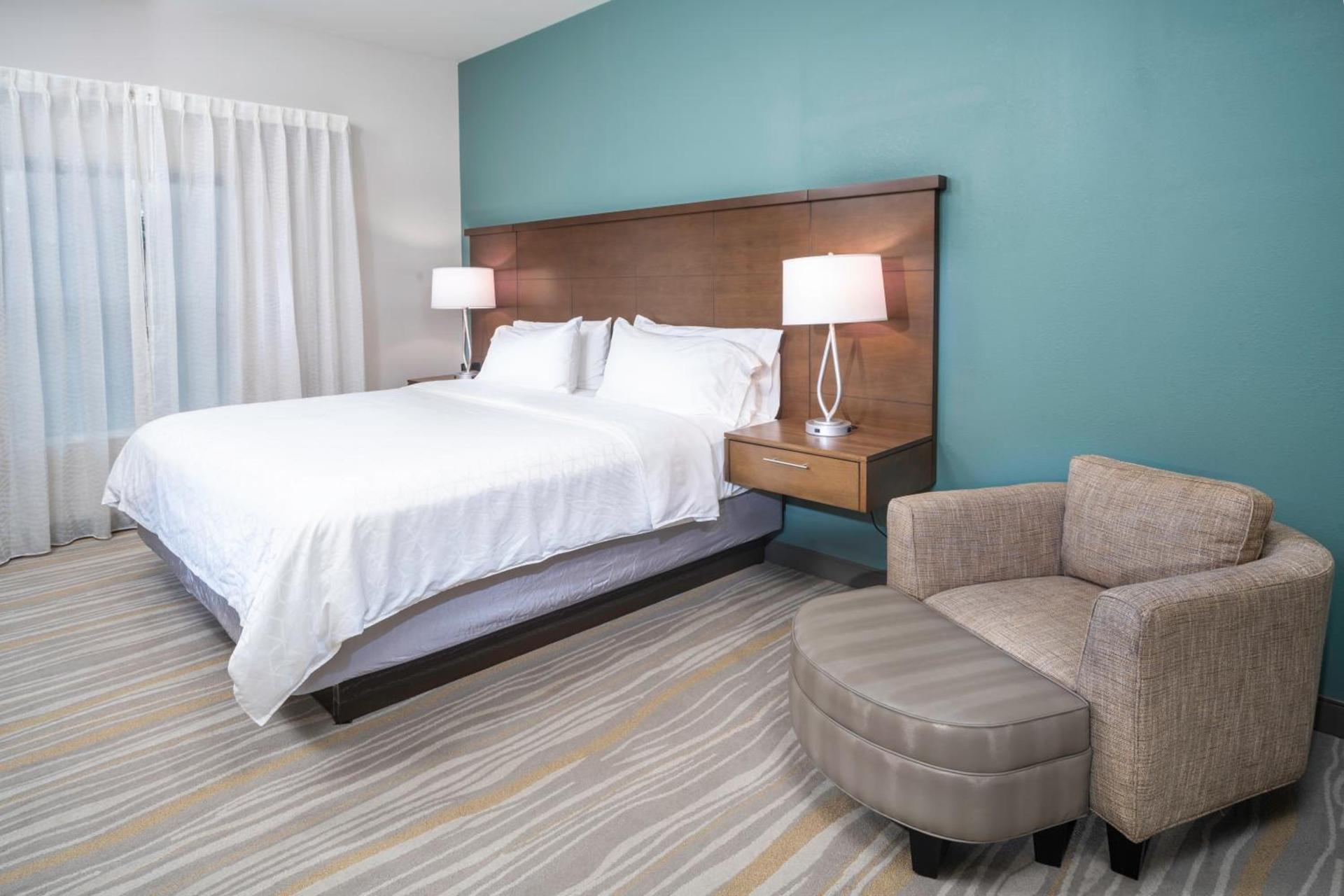Staybridge Suites - Summerville by IHG photo 6