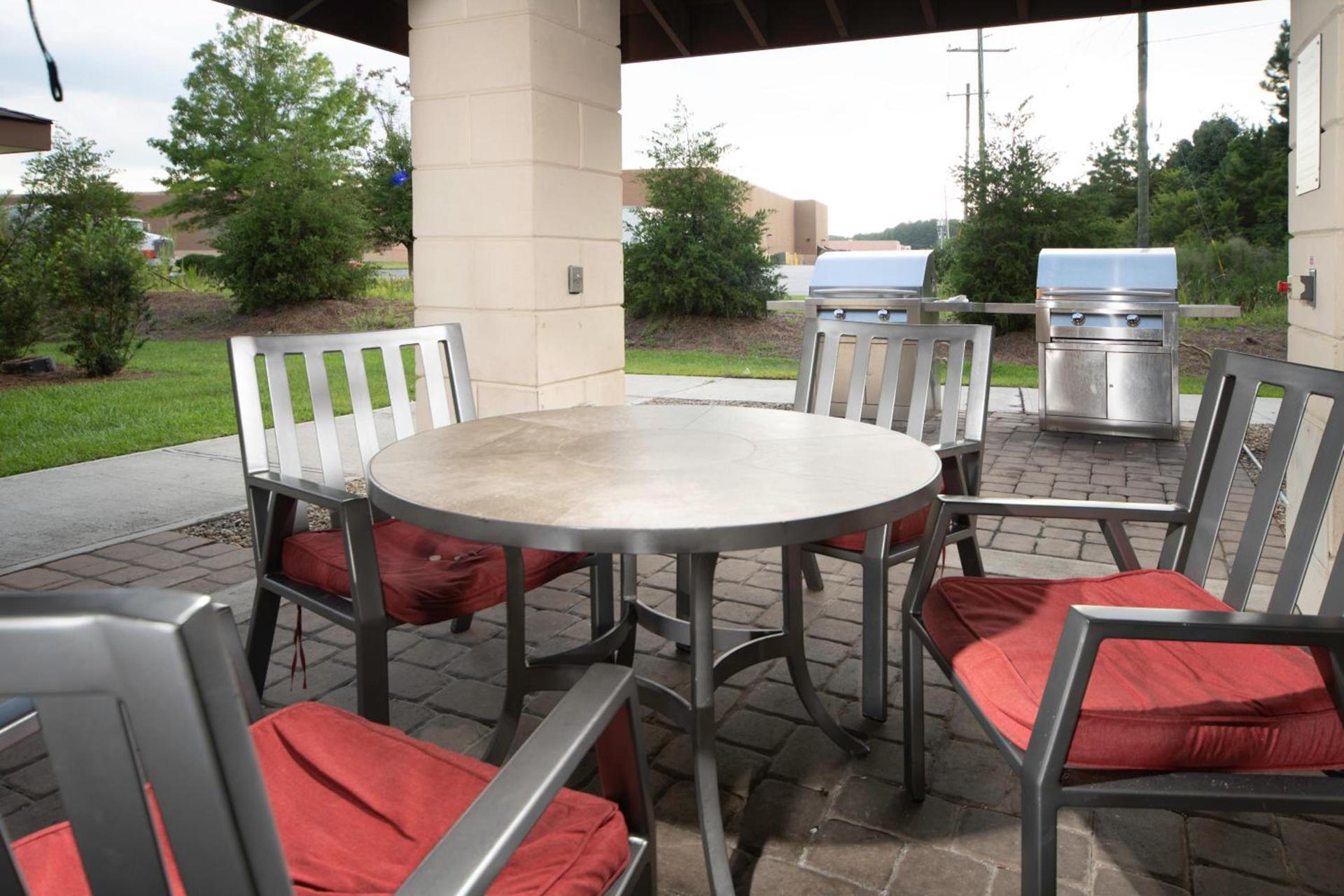 Staybridge Suites - Summerville by IHG photo 17