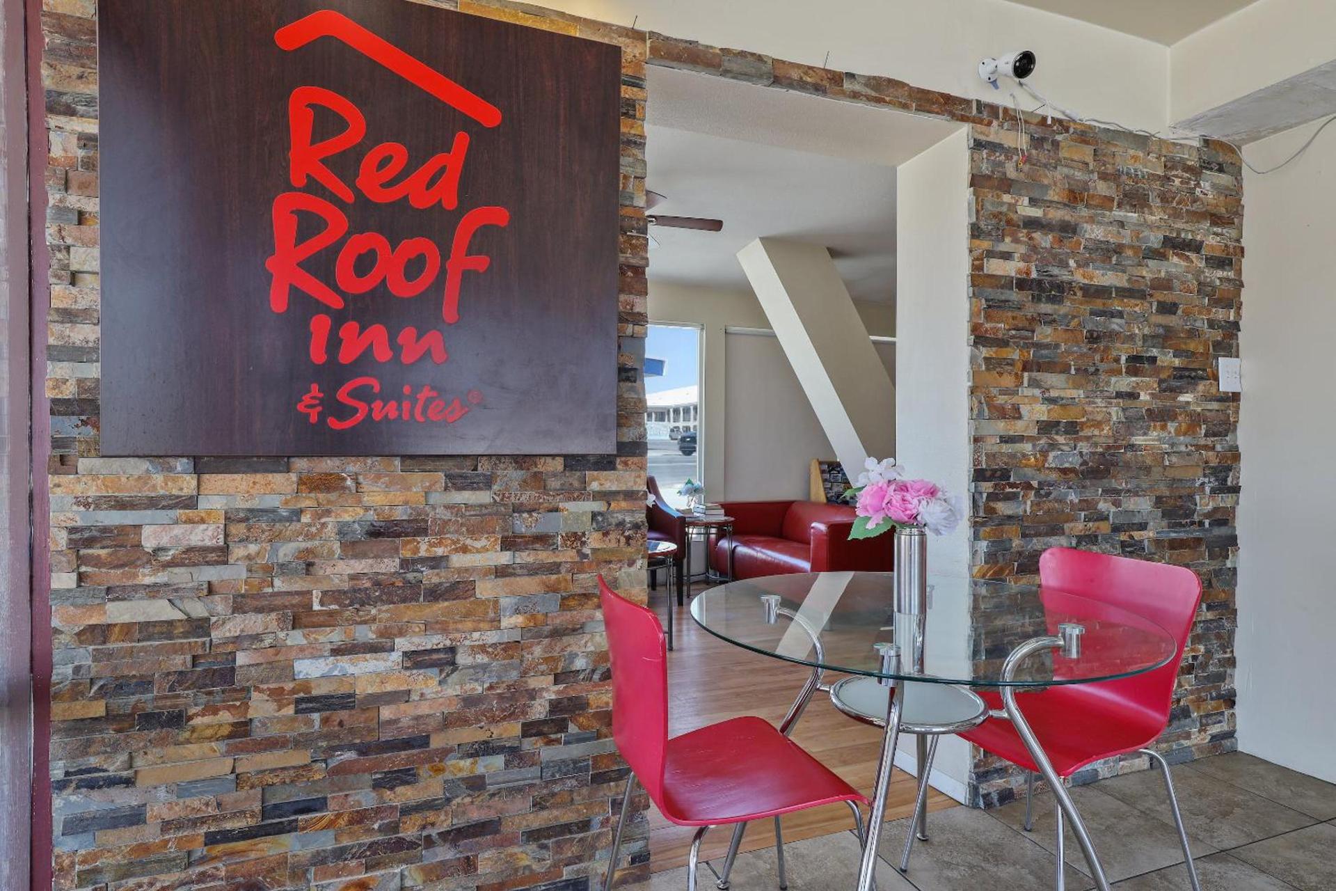 Red Roof Inn Needles photo 10