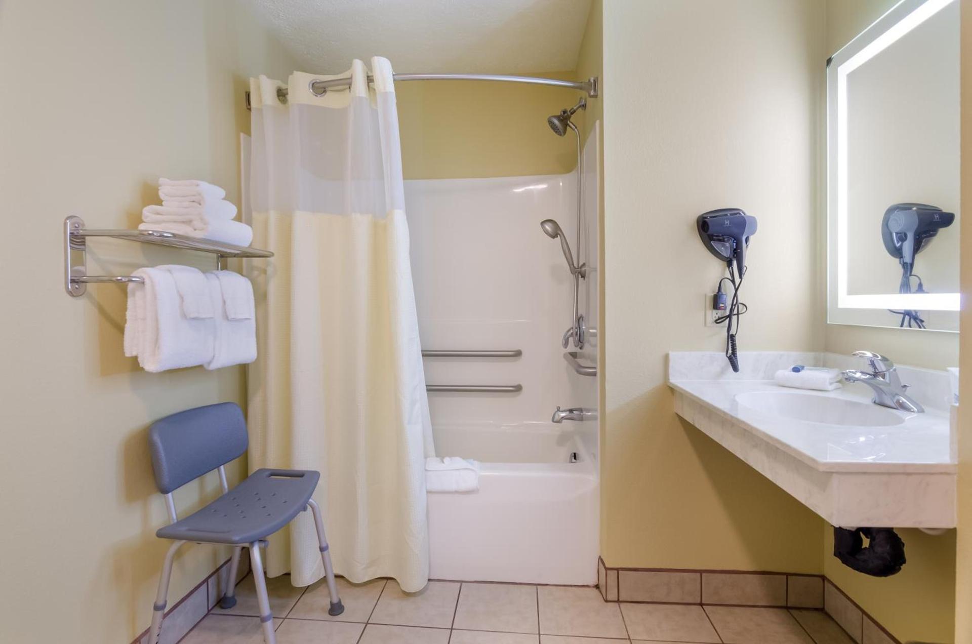 Americas Best Value Inn & Suites Independence VA photo 15