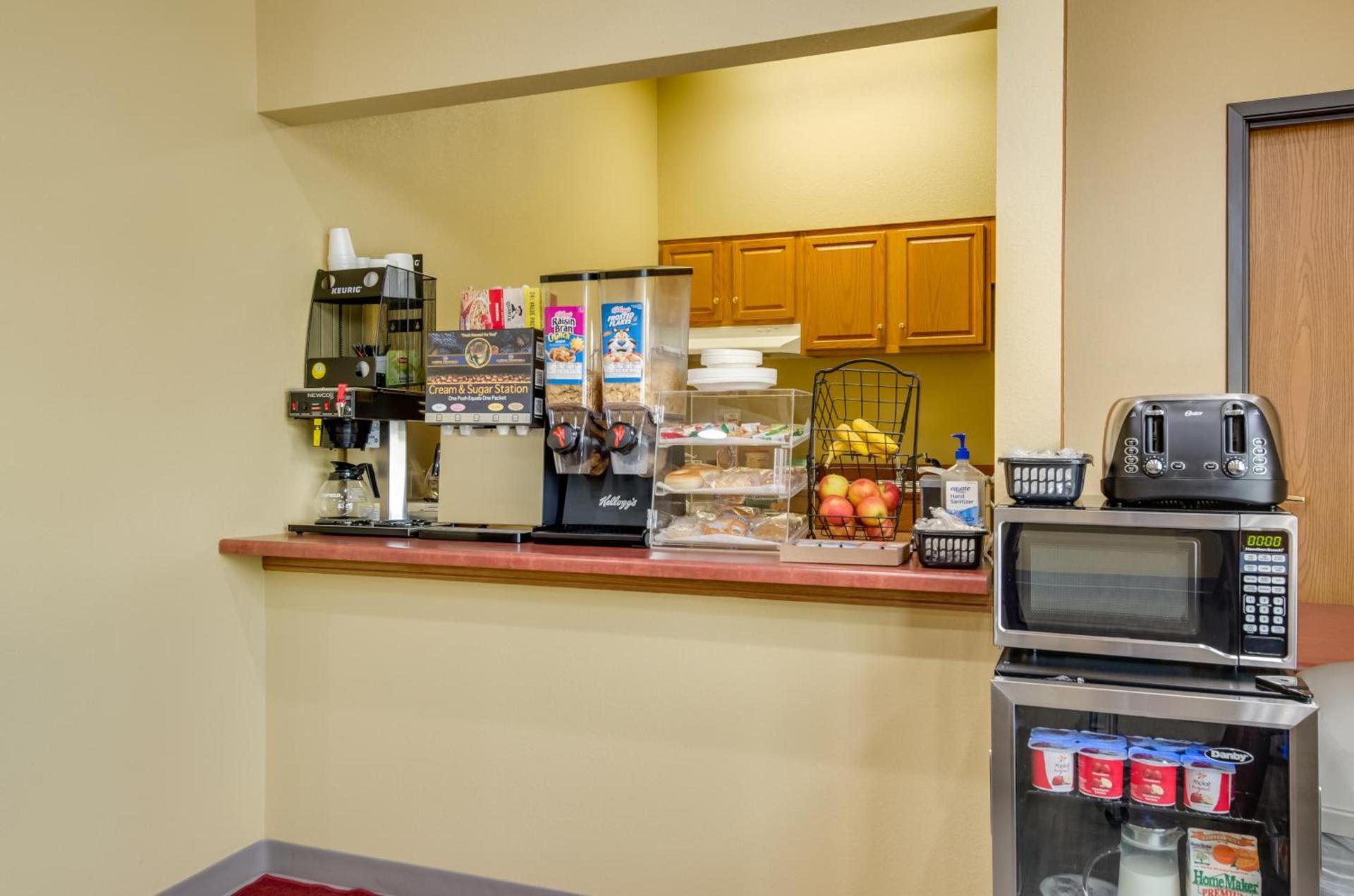 Americas Best Value Inn & Suites Independence VA photo 11
