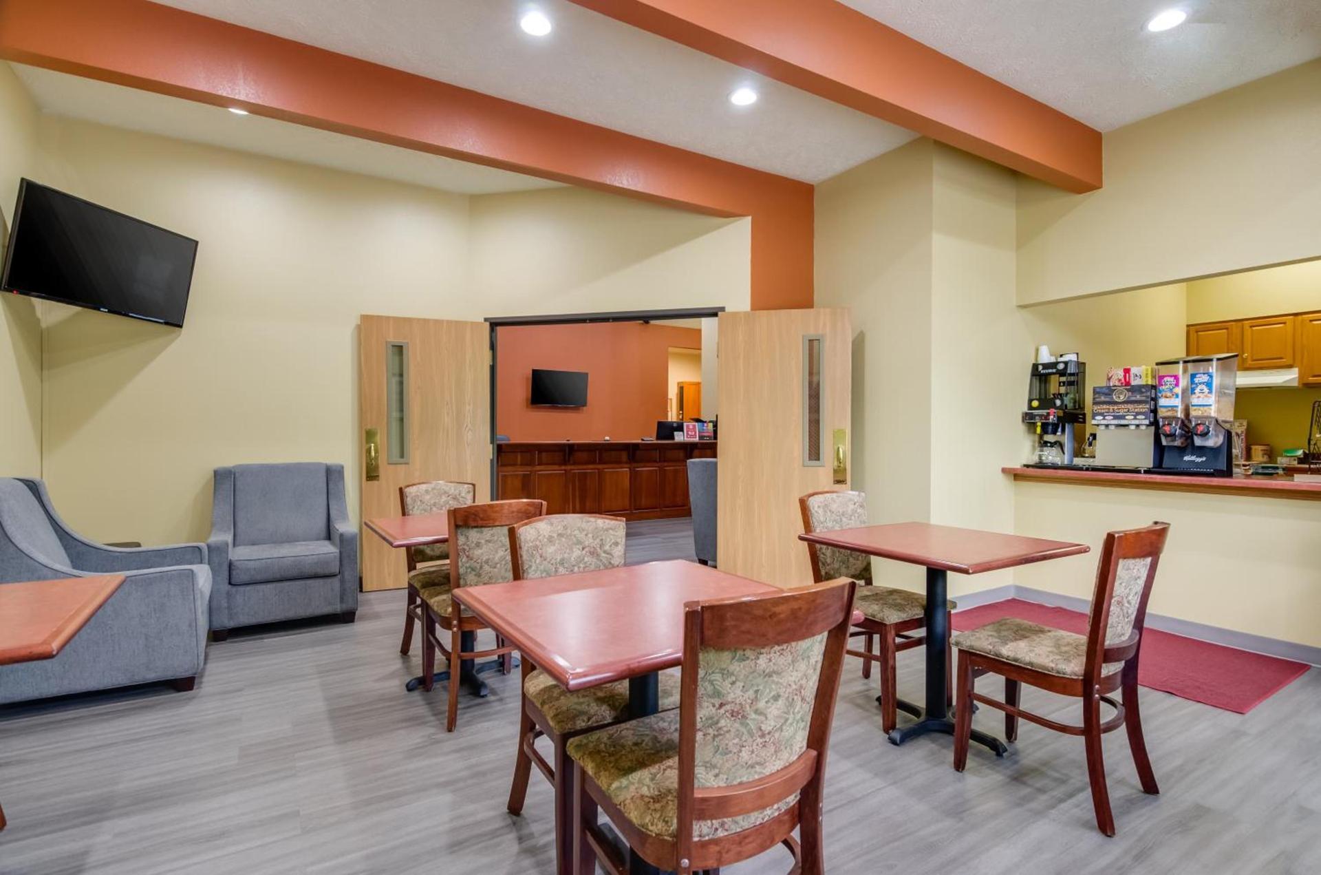 Americas Best Value Inn & Suites Independence VA photo 10