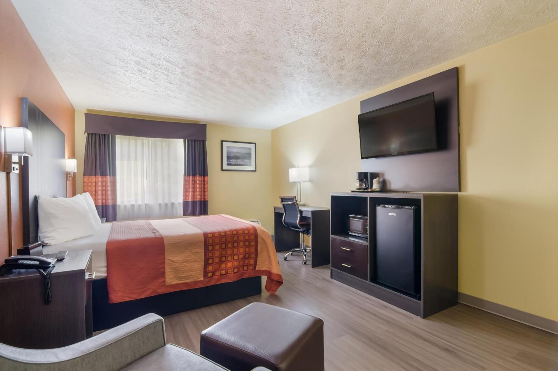 Americas Best Value Inn & Suites Independence VA photo 25
