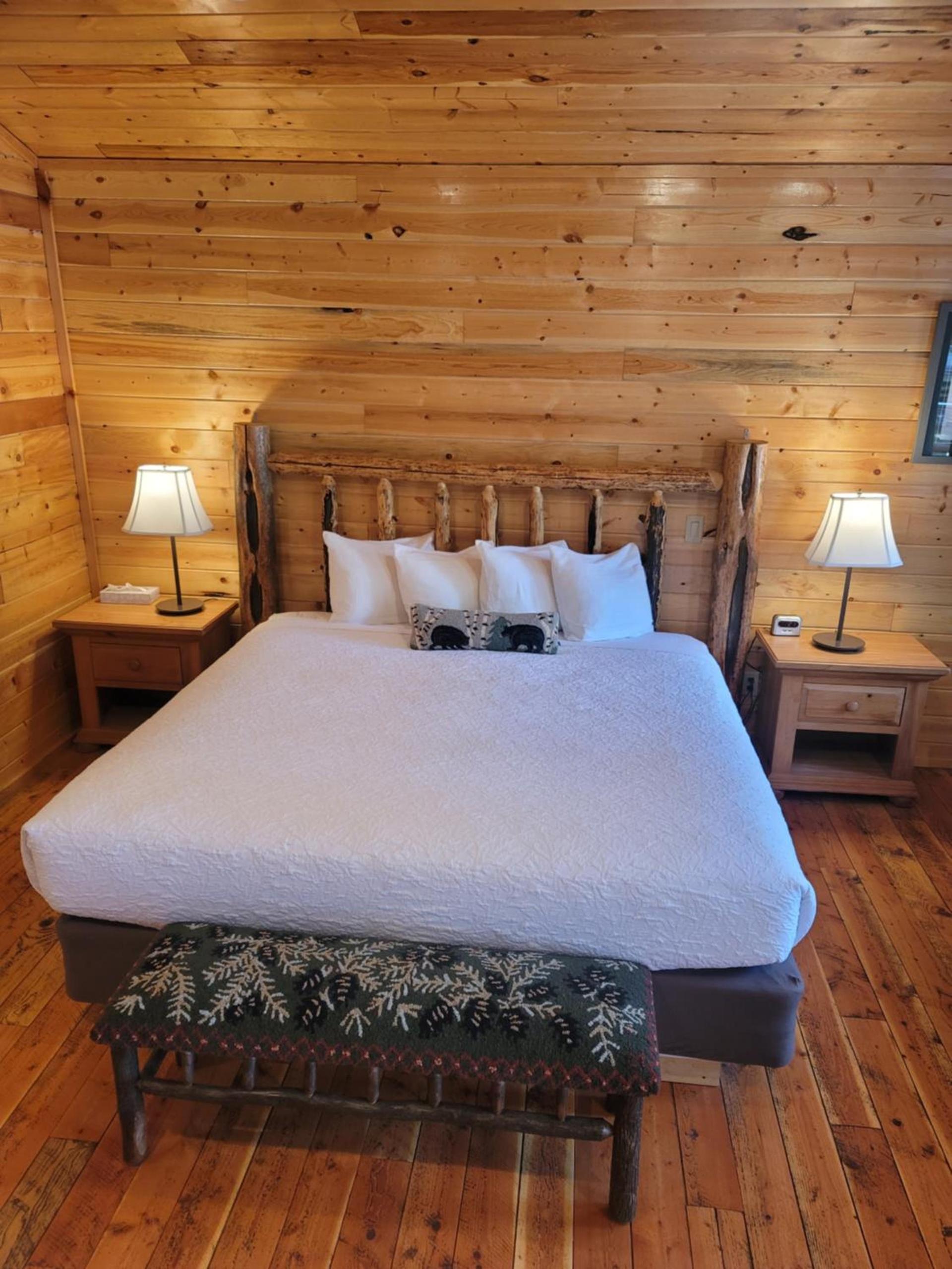 Riverfront Motel & Cabins photo 12