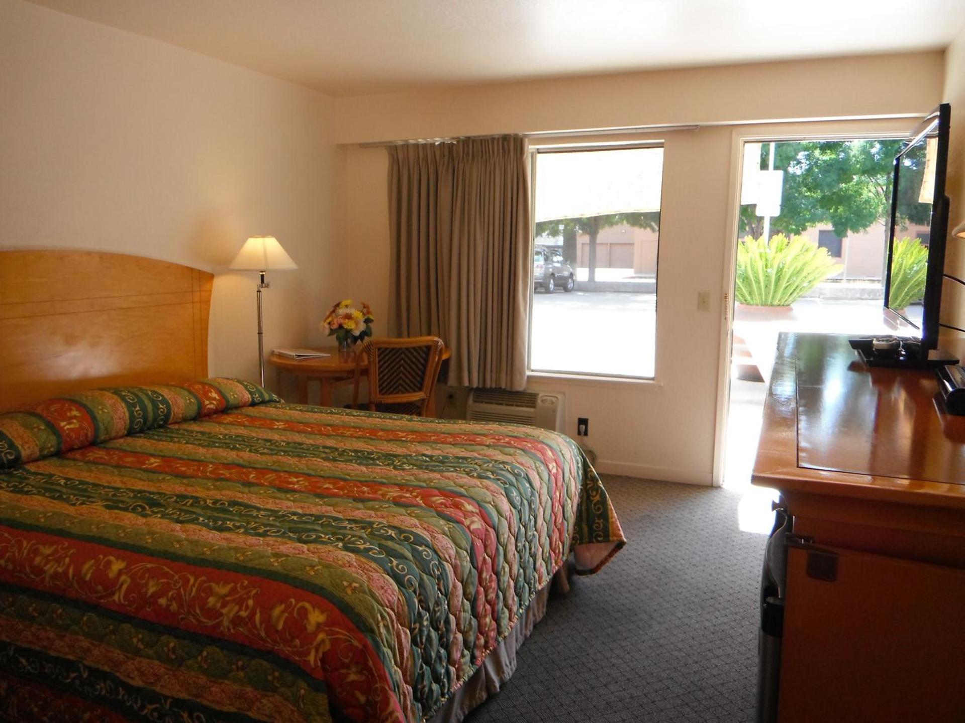 Colusa Riverside Inn photo 8