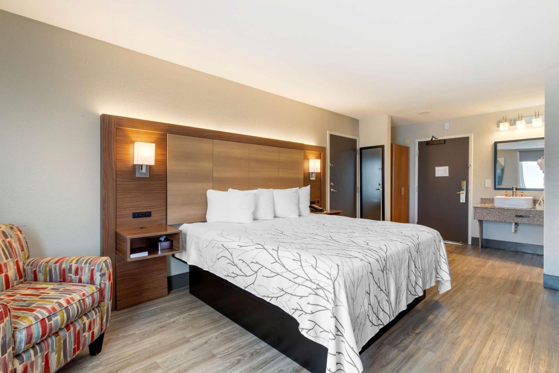 Garner Hotel Pigeon Forge Downtown by IHG photo 15