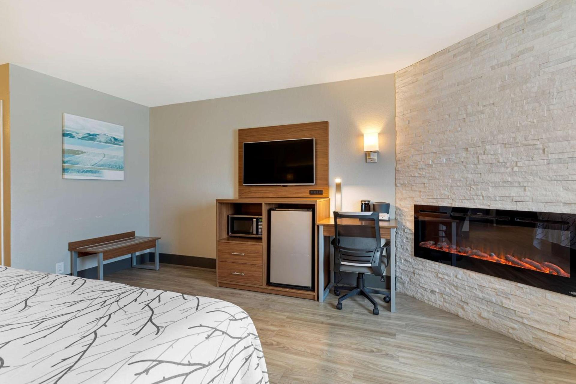 Garner Hotel Pigeon Forge Downtown by IHG photo 16