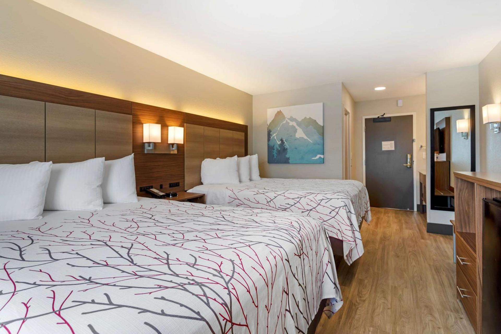 Garner Hotel Pigeon Forge Downtown by IHG photo 19