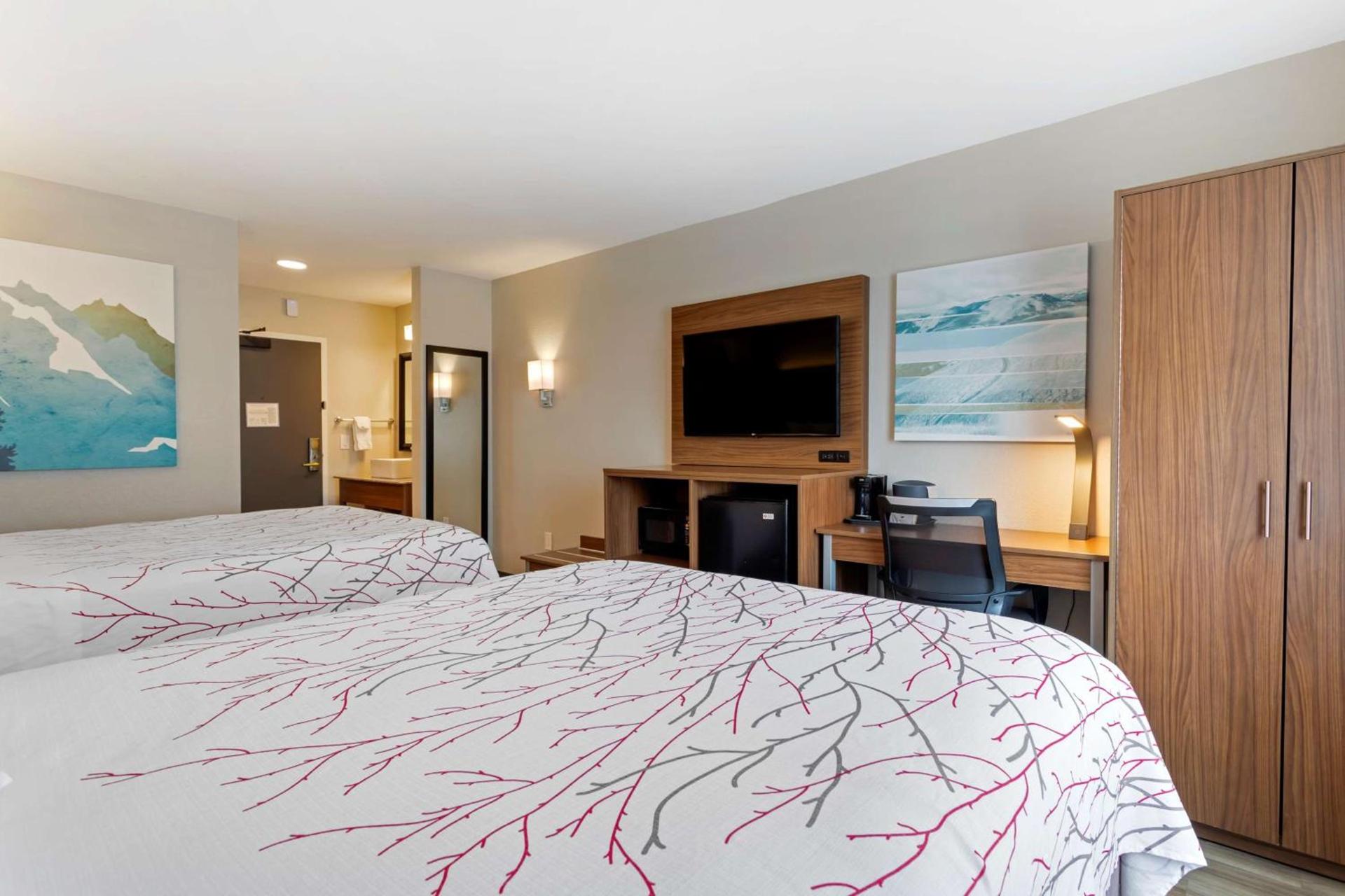 Garner Hotel Pigeon Forge Downtown by IHG photo 20