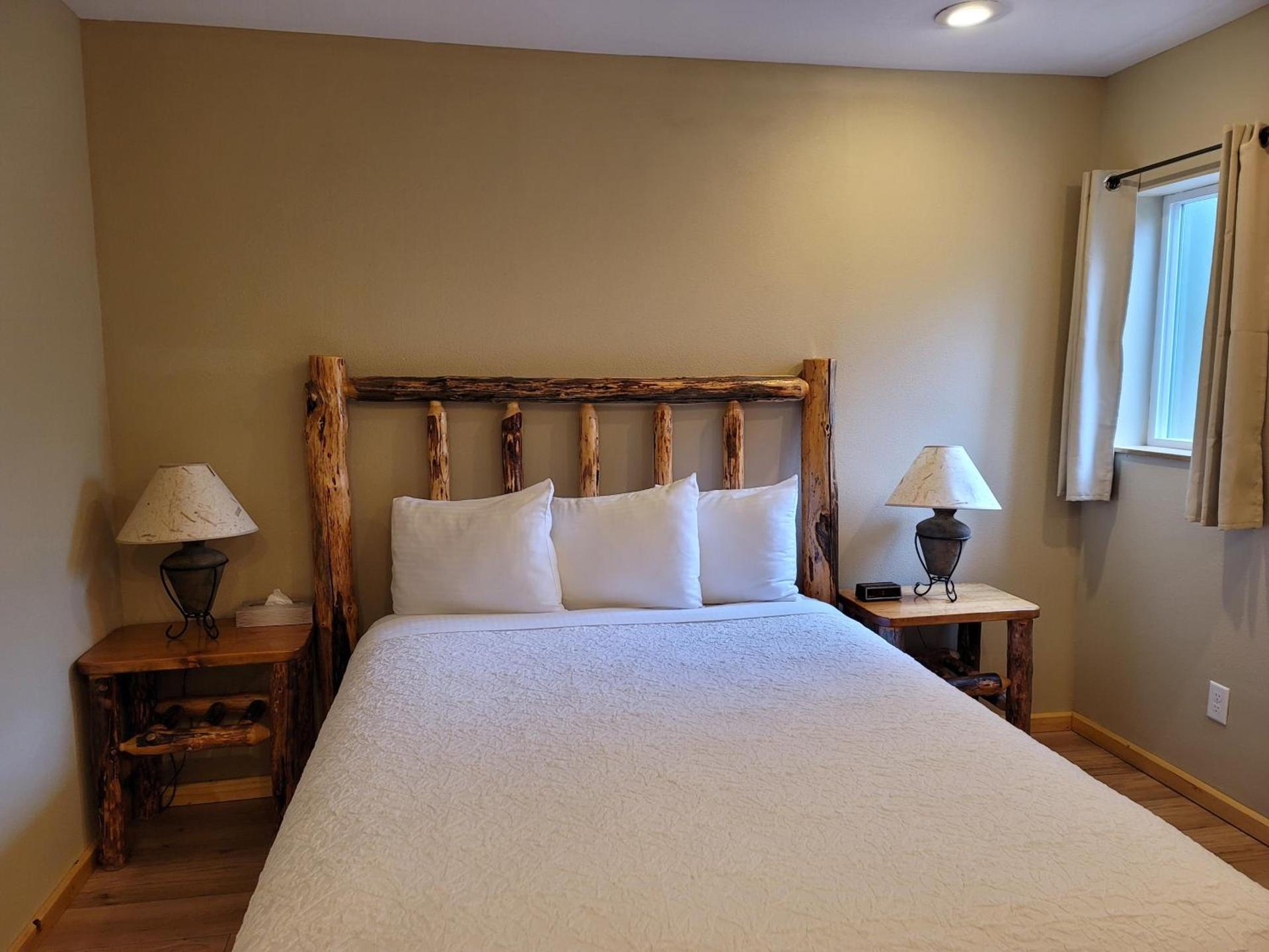 Riverfront Motel & Cabins photo 64