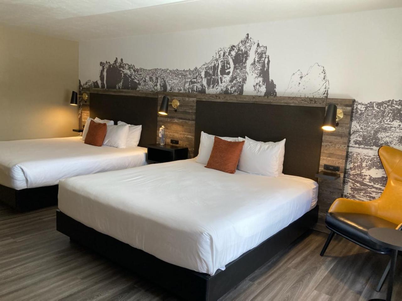 Waypoint Hotel photo 16